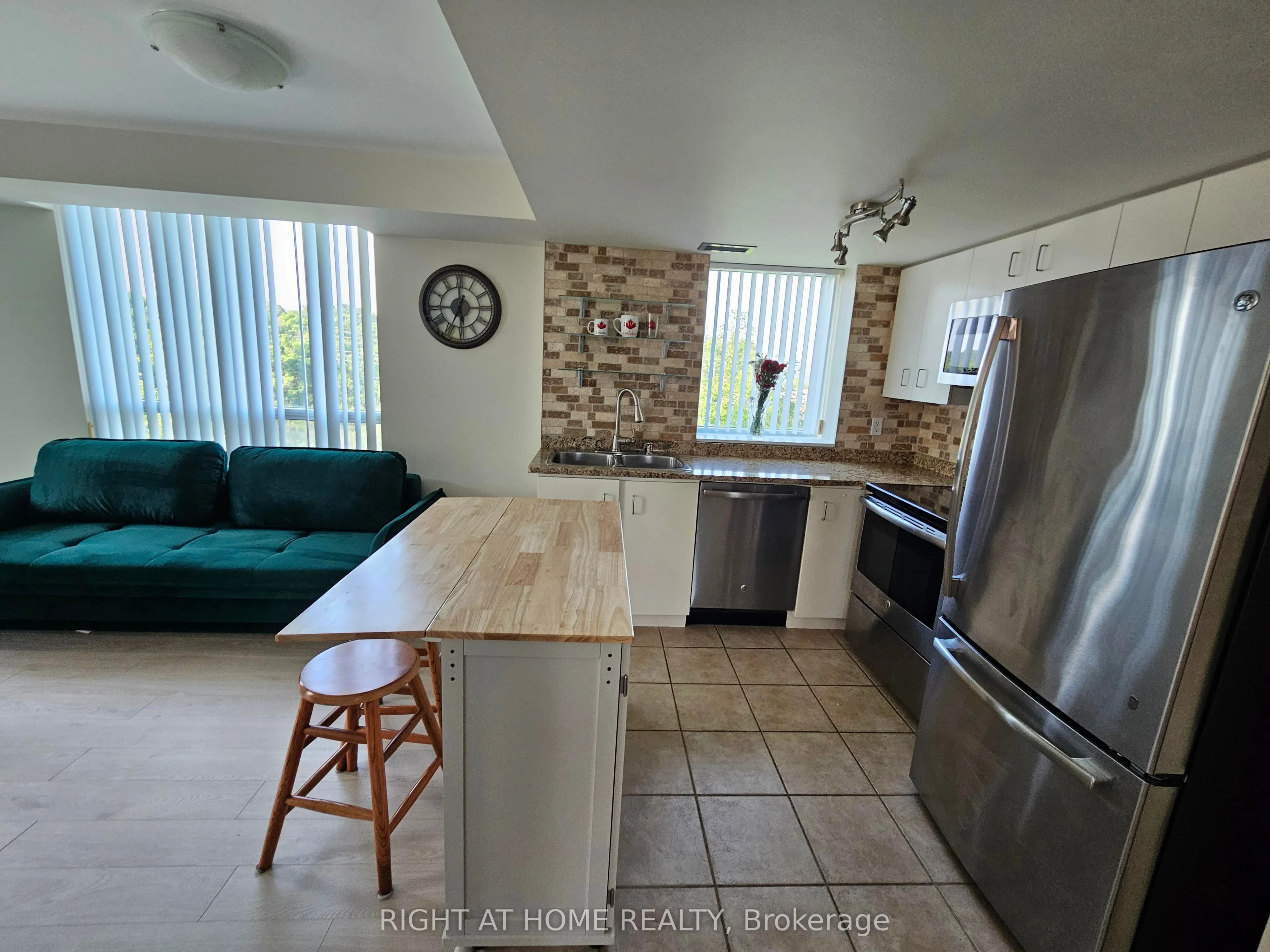 2565 Erin Centre Boulevard, #503