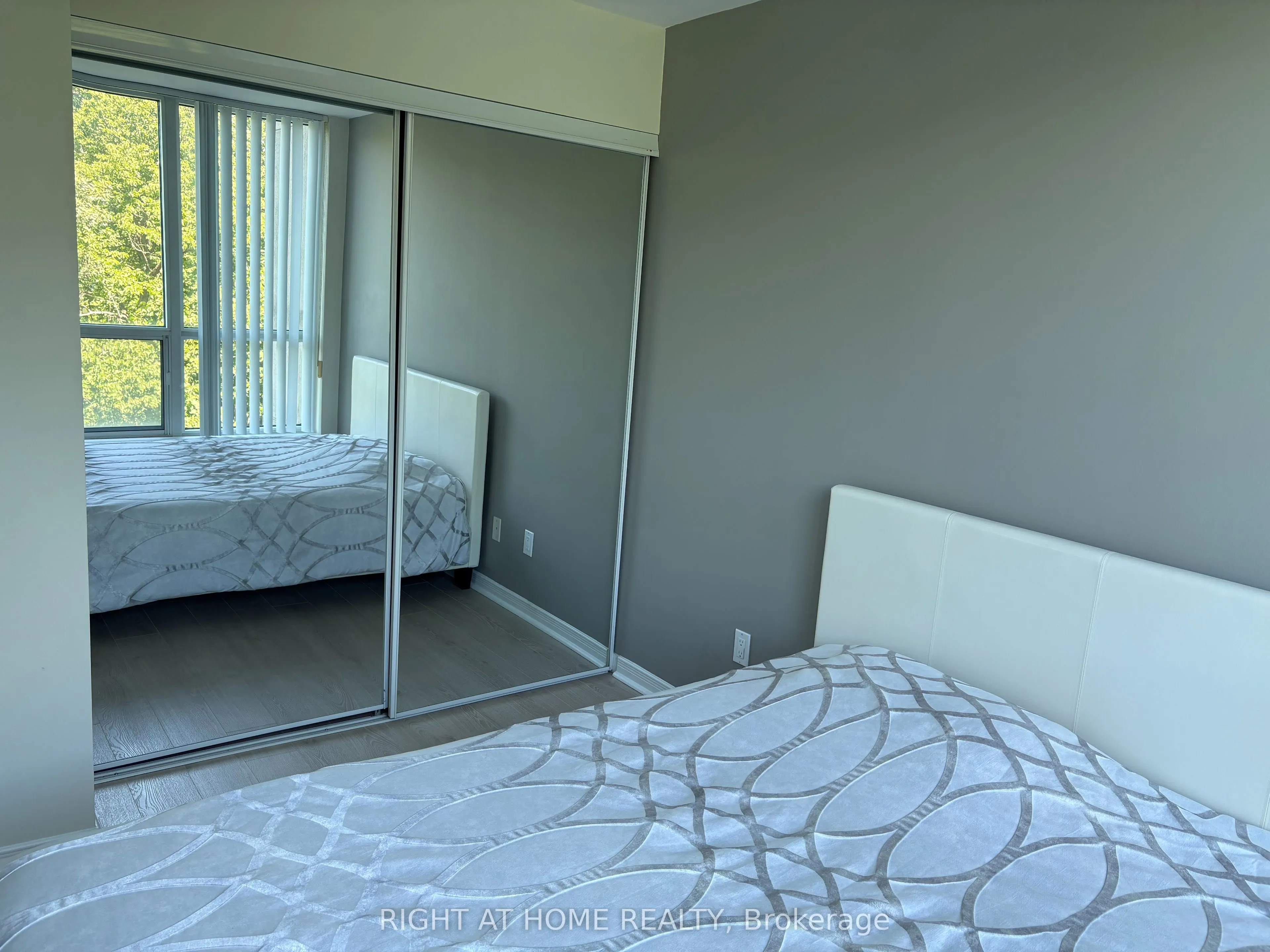 2565 Erin Centre Boulevard, #503