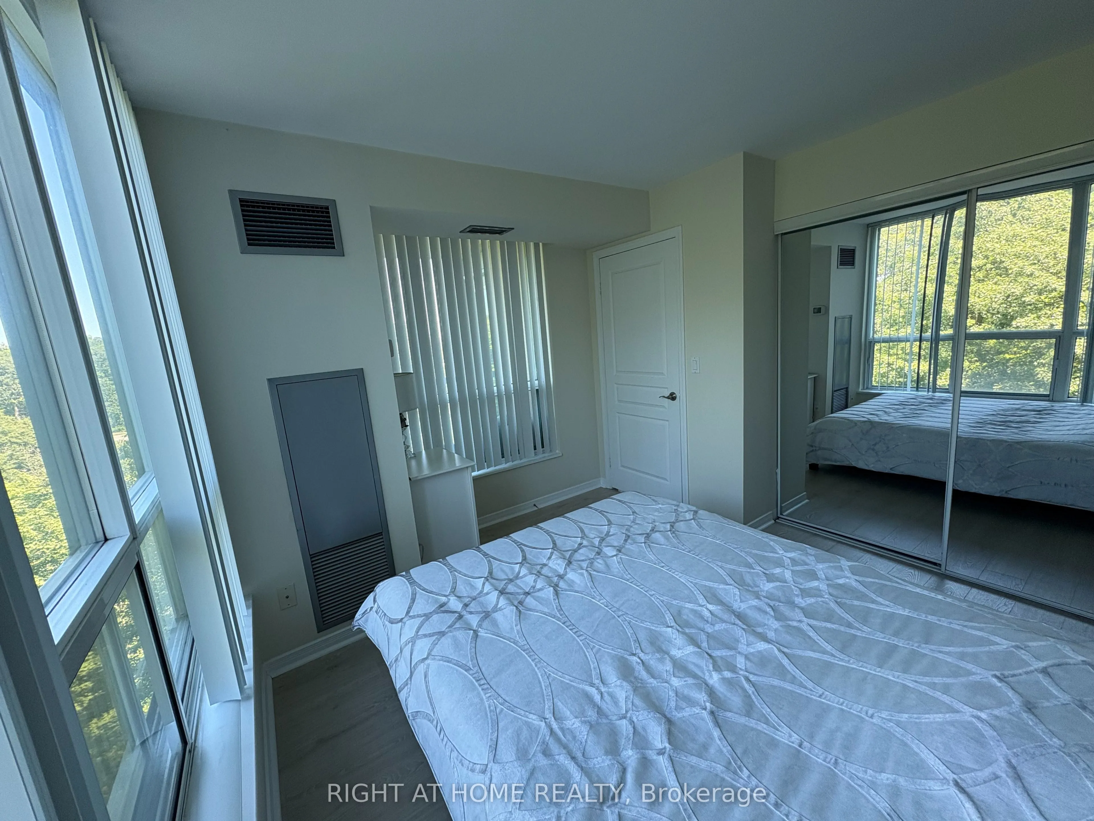 2565 Erin Centre Boulevard, #503