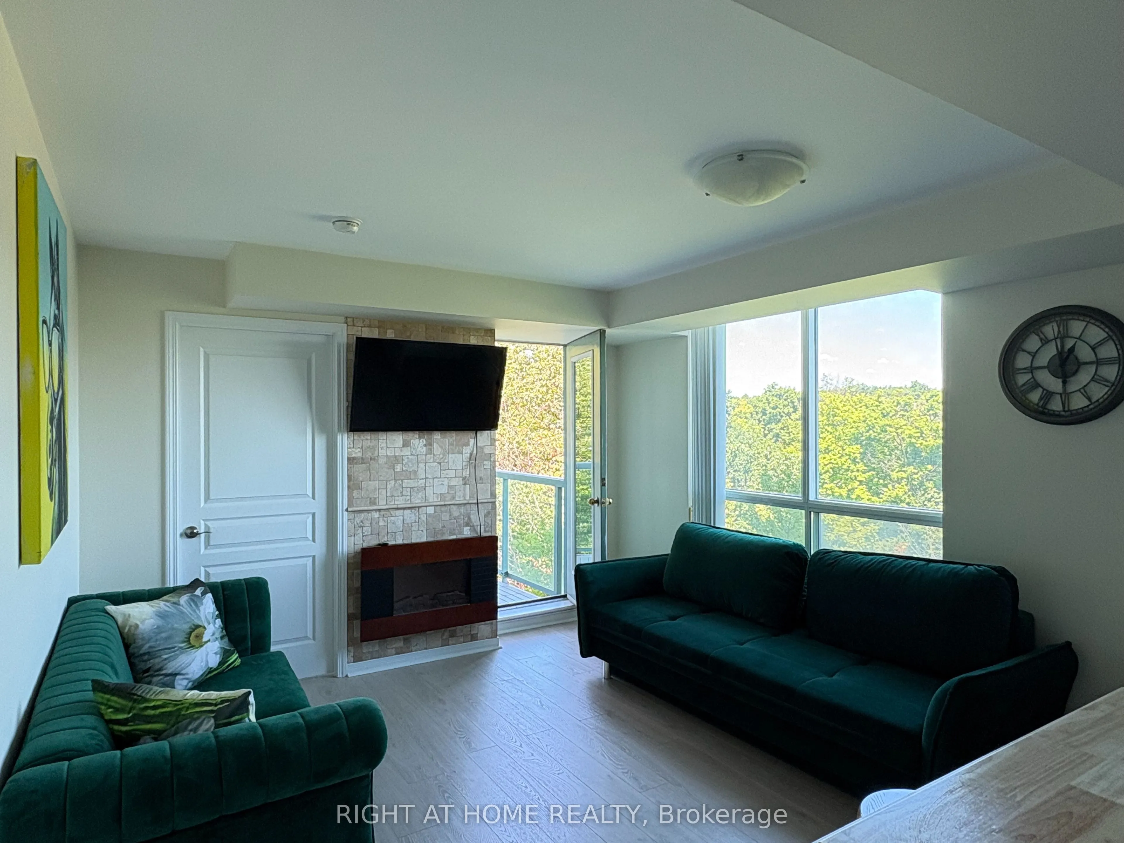 2565 Erin Centre Boulevard, #503