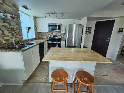 2565 Erin Centre Boulevard, #503