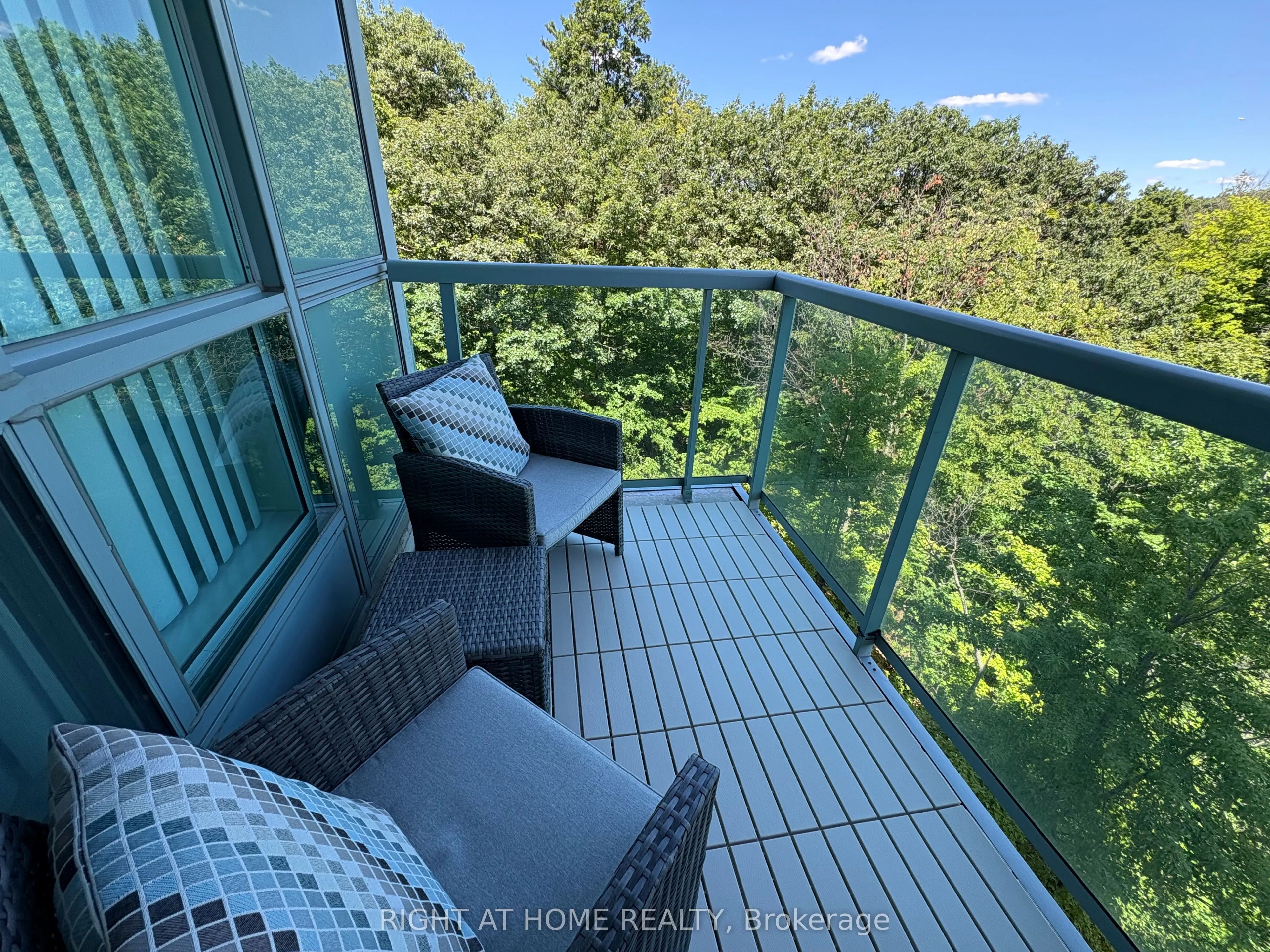 2565 Erin Centre Boulevard, #503