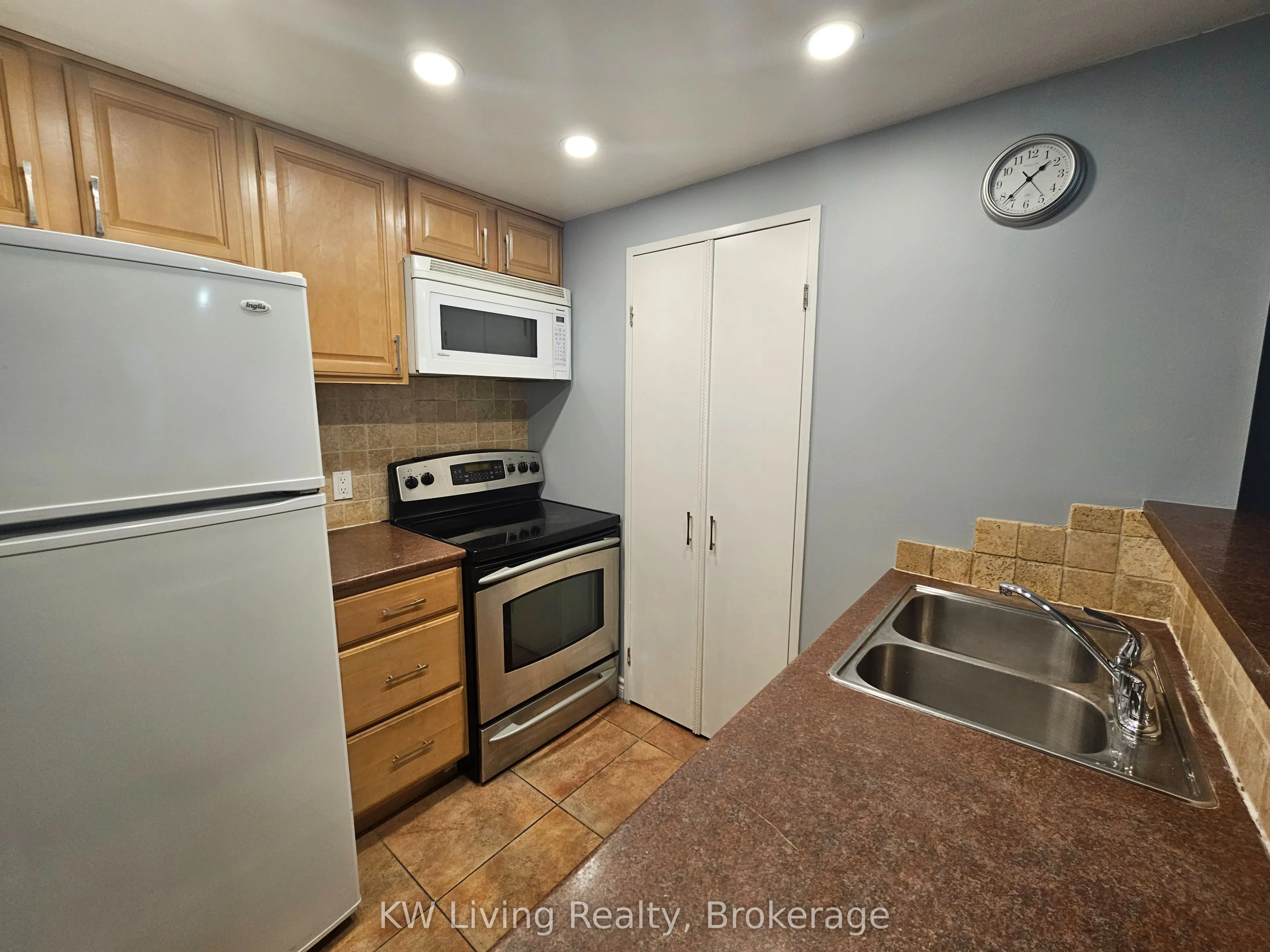 265 Enfield Place, #1502