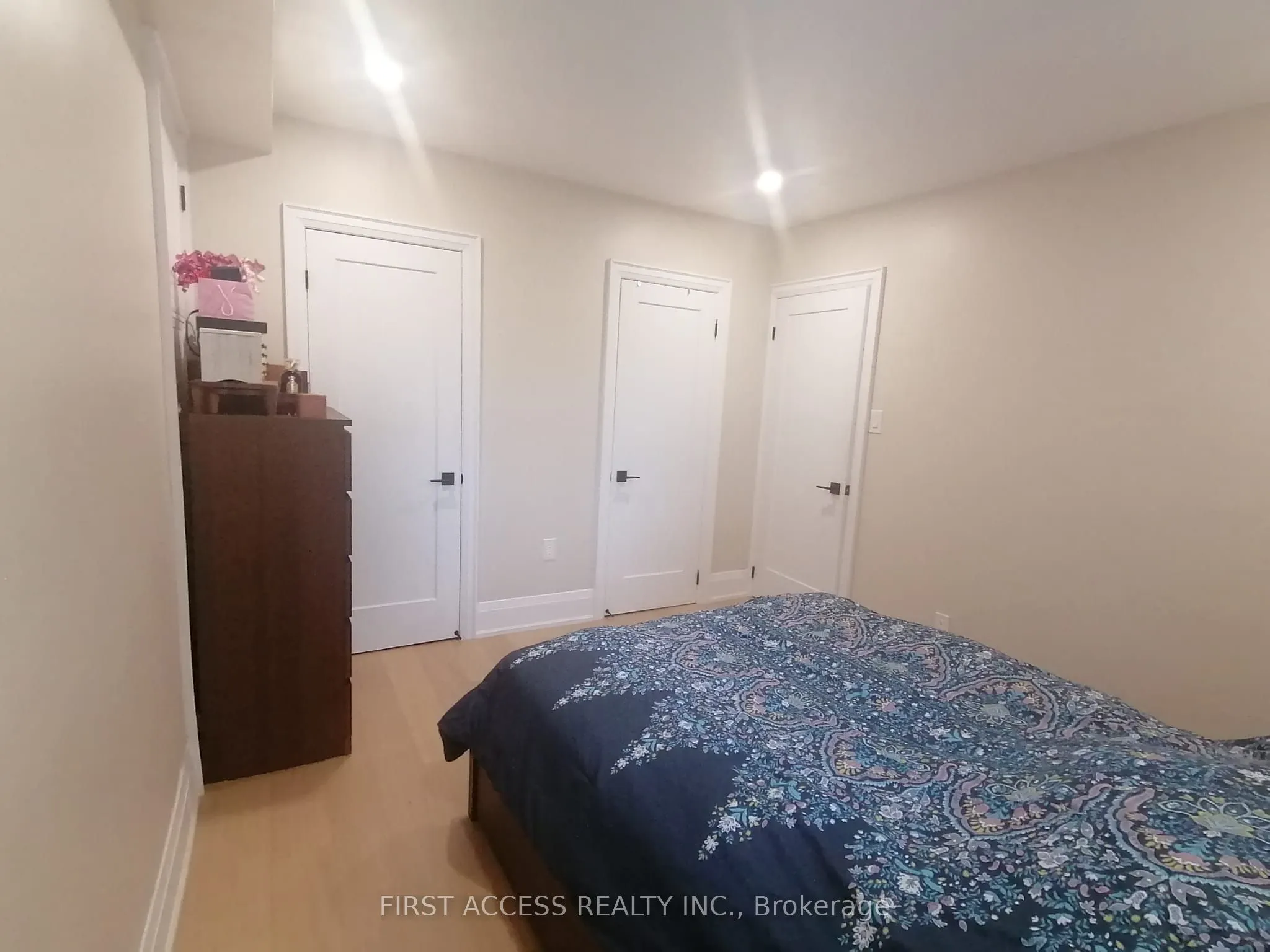 15 Chartwell Road, #Main