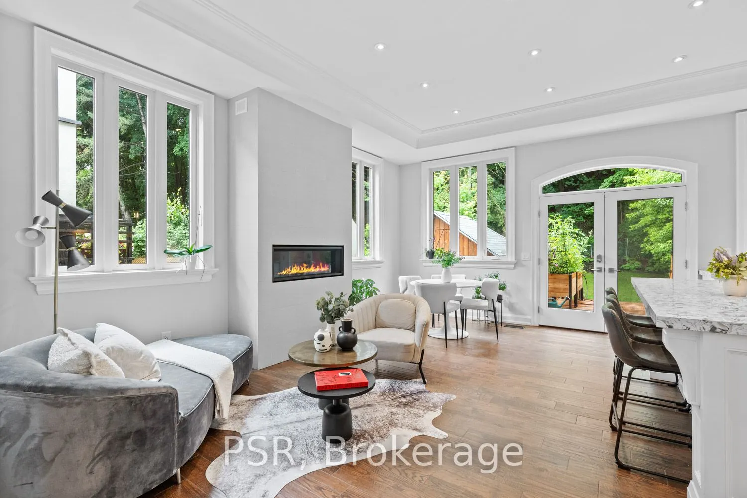 76 South Kingsway