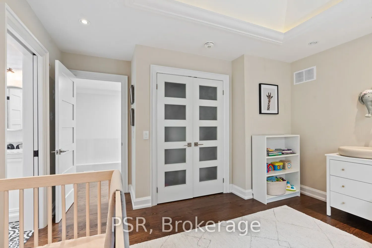 76 South Kingsway