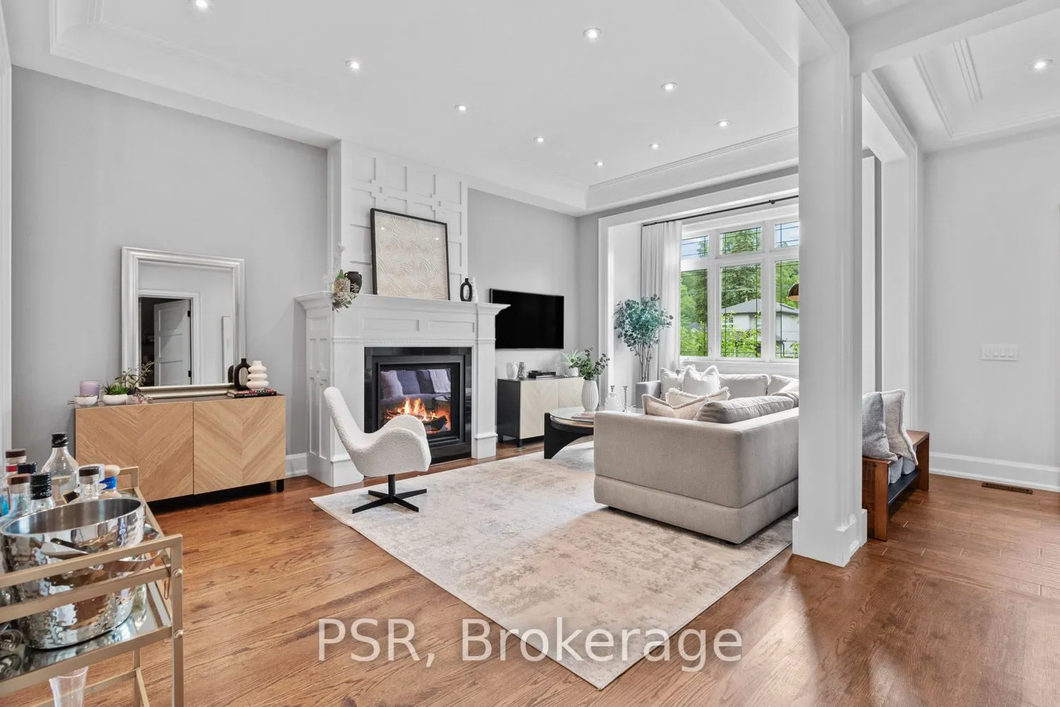 76 South Kingsway