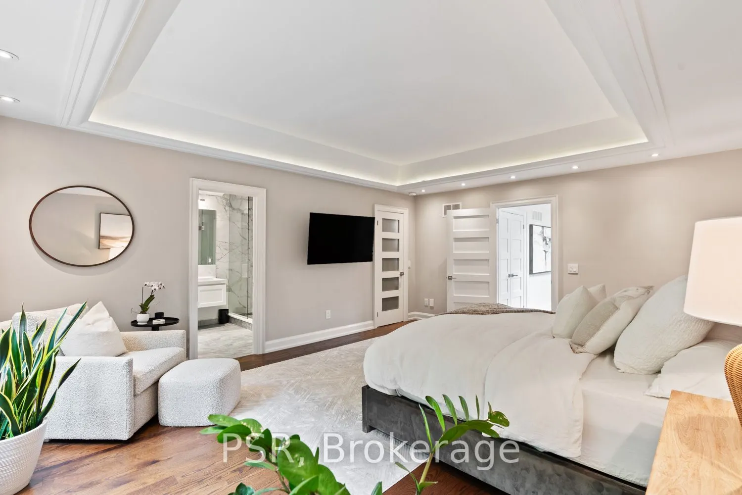 76 South Kingsway