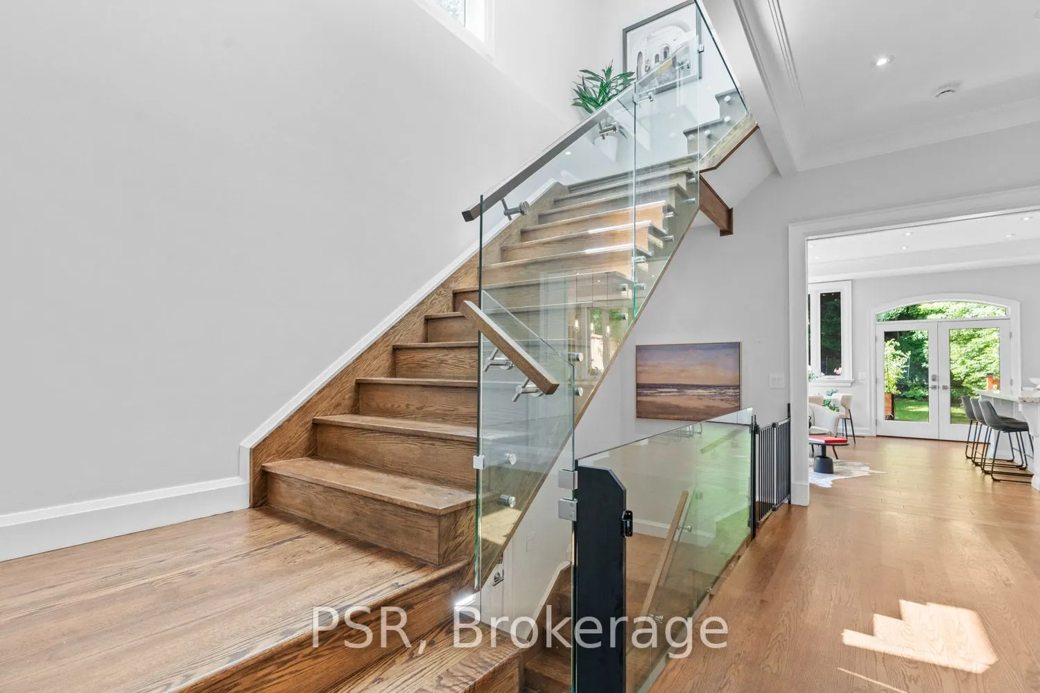 76 South Kingsway