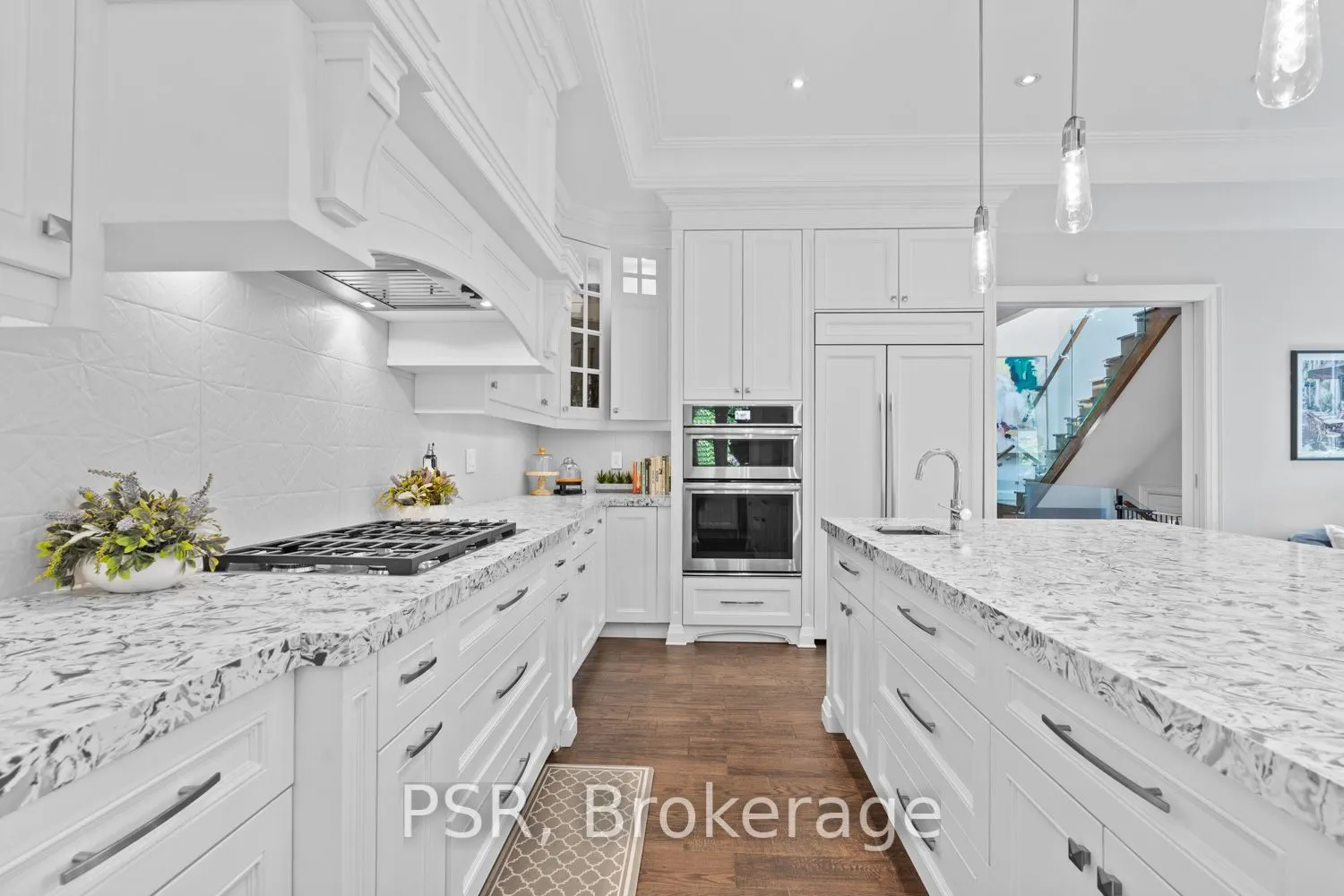 76 South Kingsway