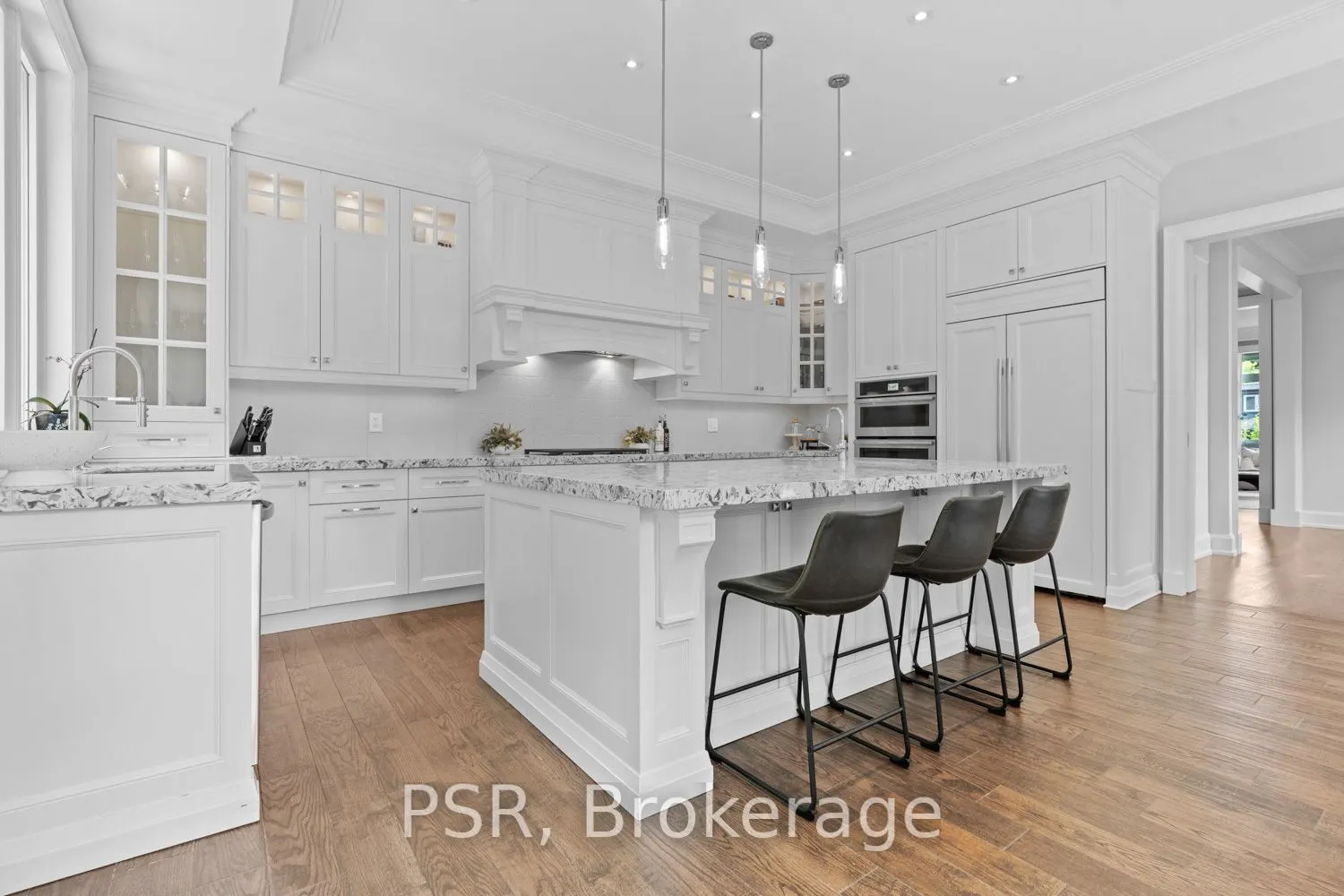 76 South Kingsway