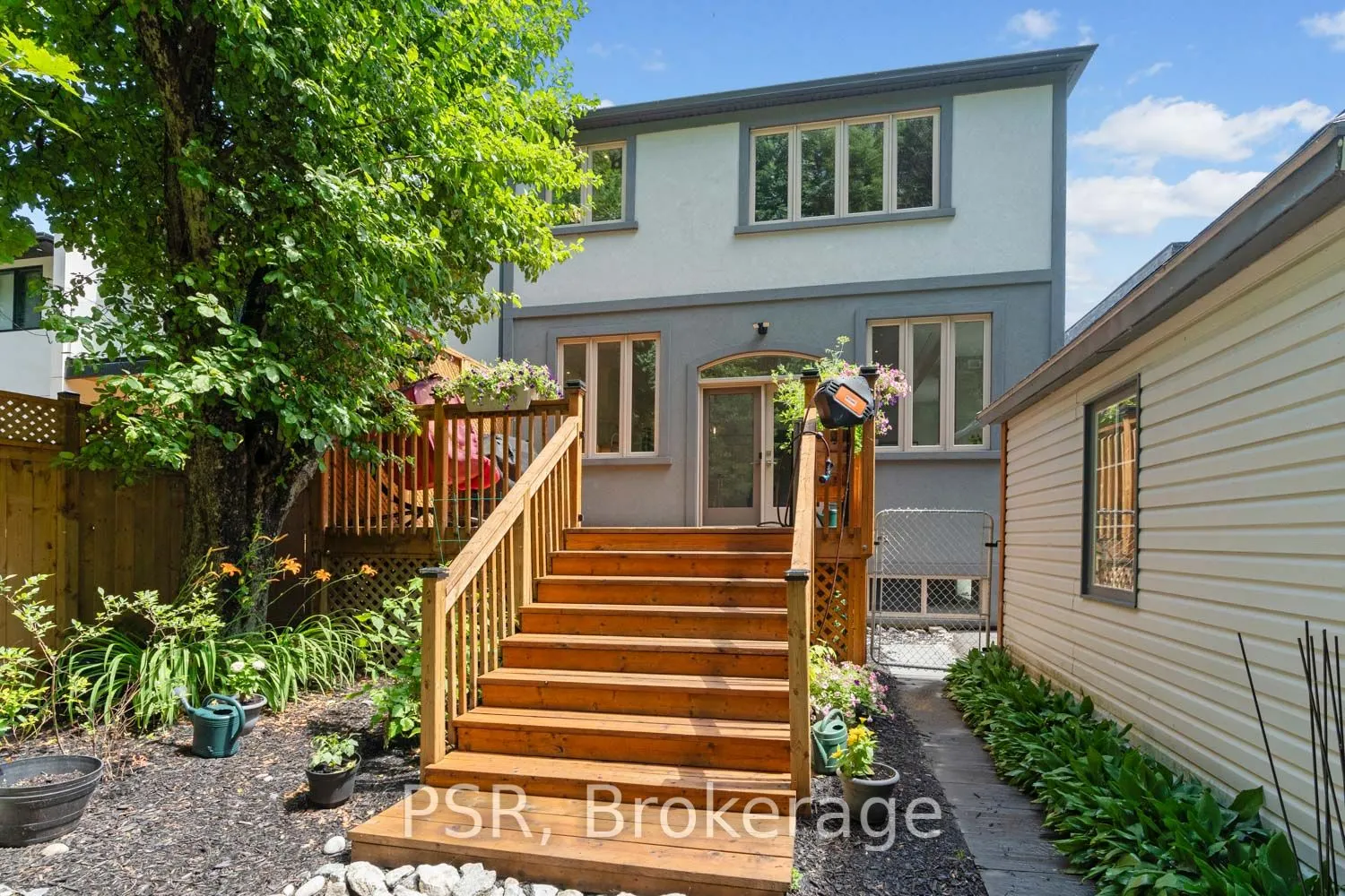 76 South Kingsway