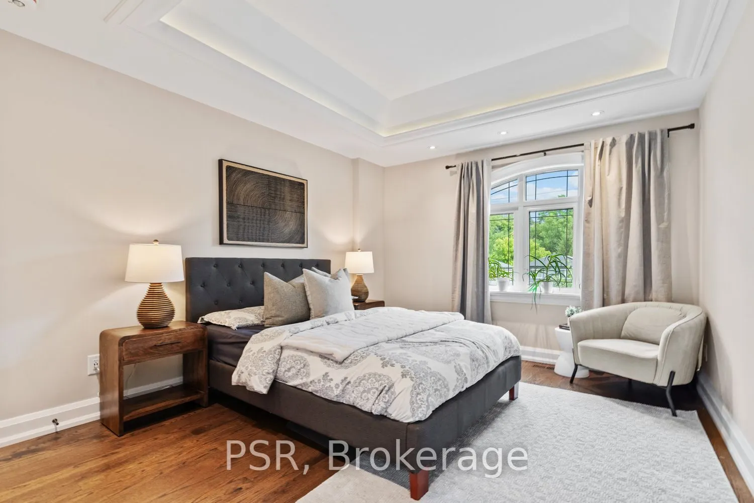 76 South Kingsway