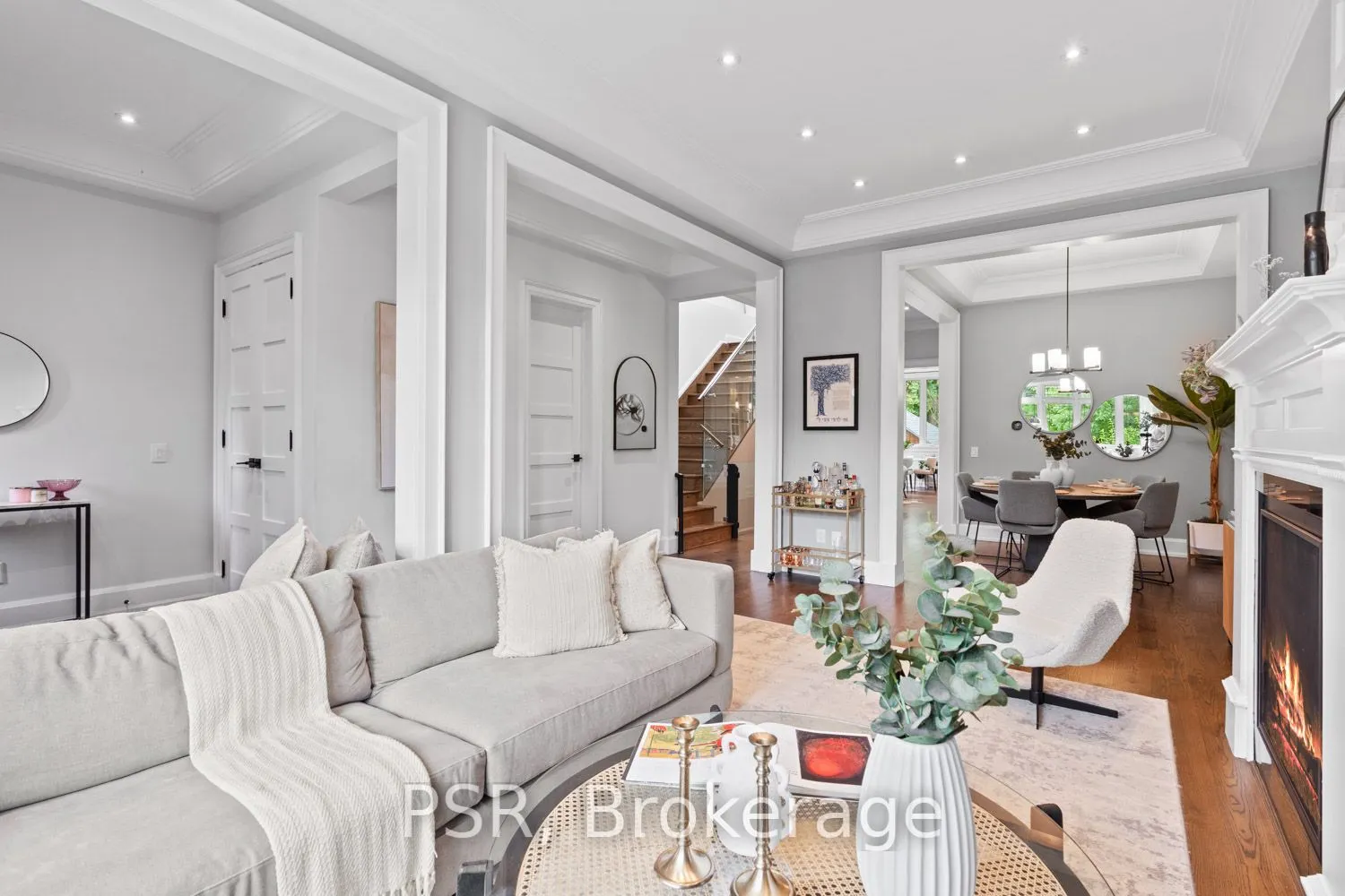 76 South Kingsway