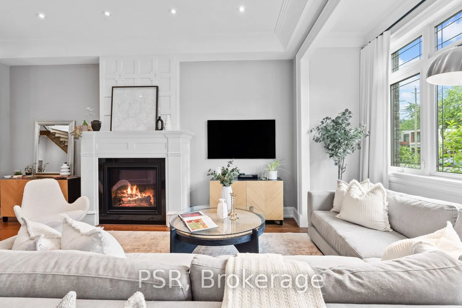 76 South Kingsway