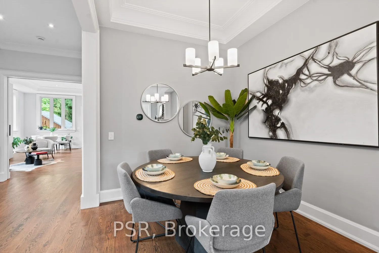 76 South Kingsway