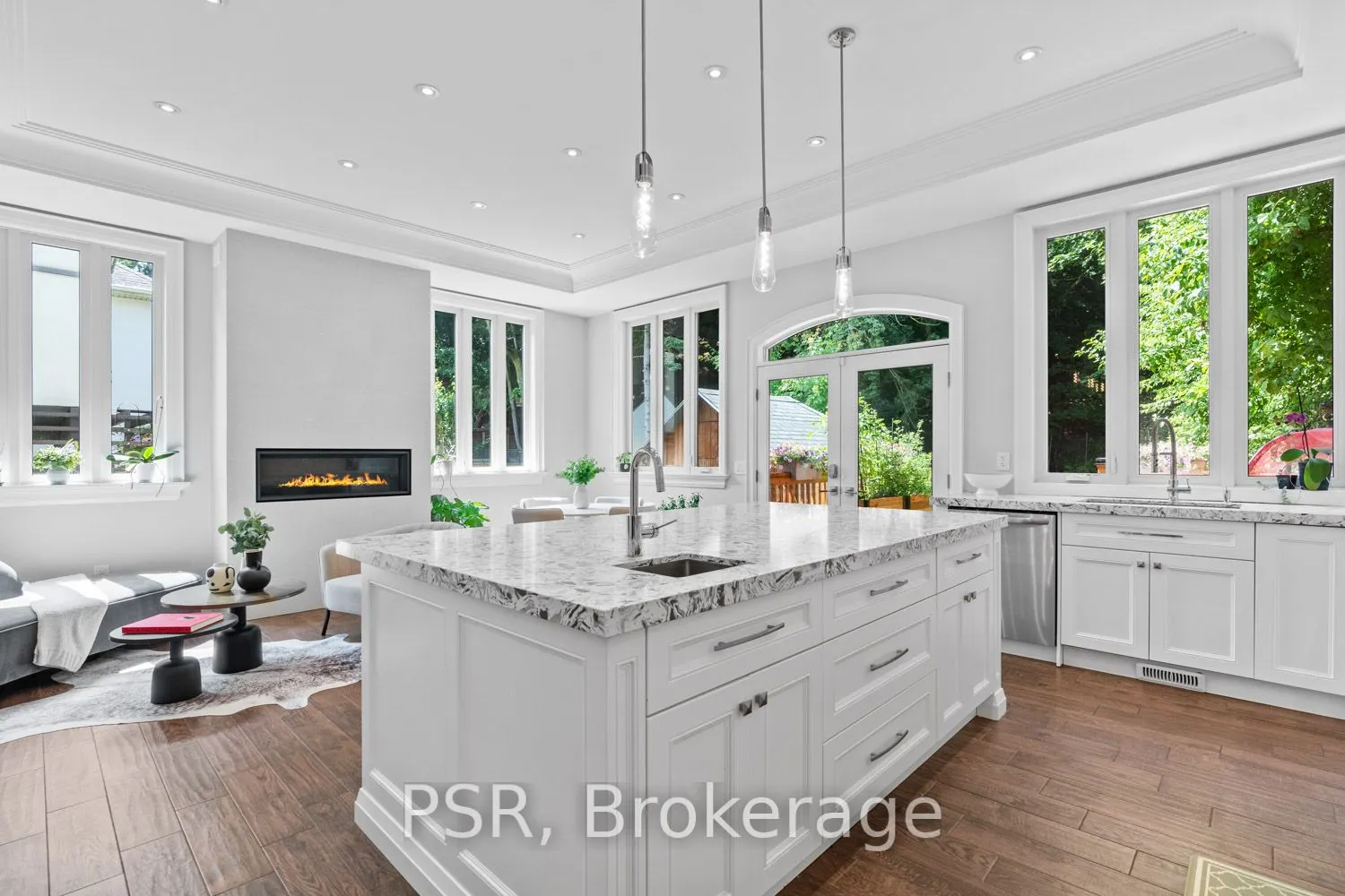 76 South Kingsway