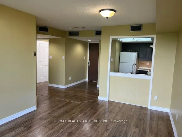 45 Kingsbridge Garden Circle, #401