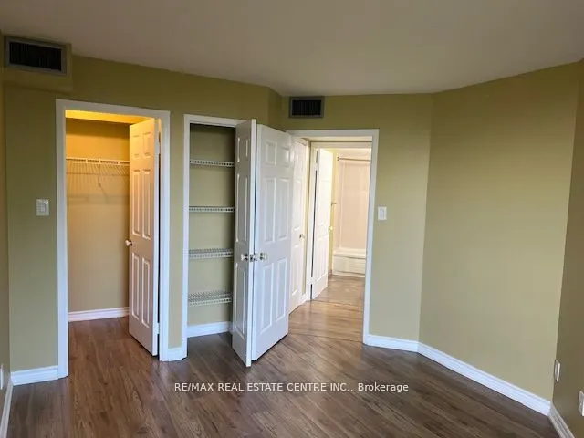 45 Kingsbridge Garden Circle, #401