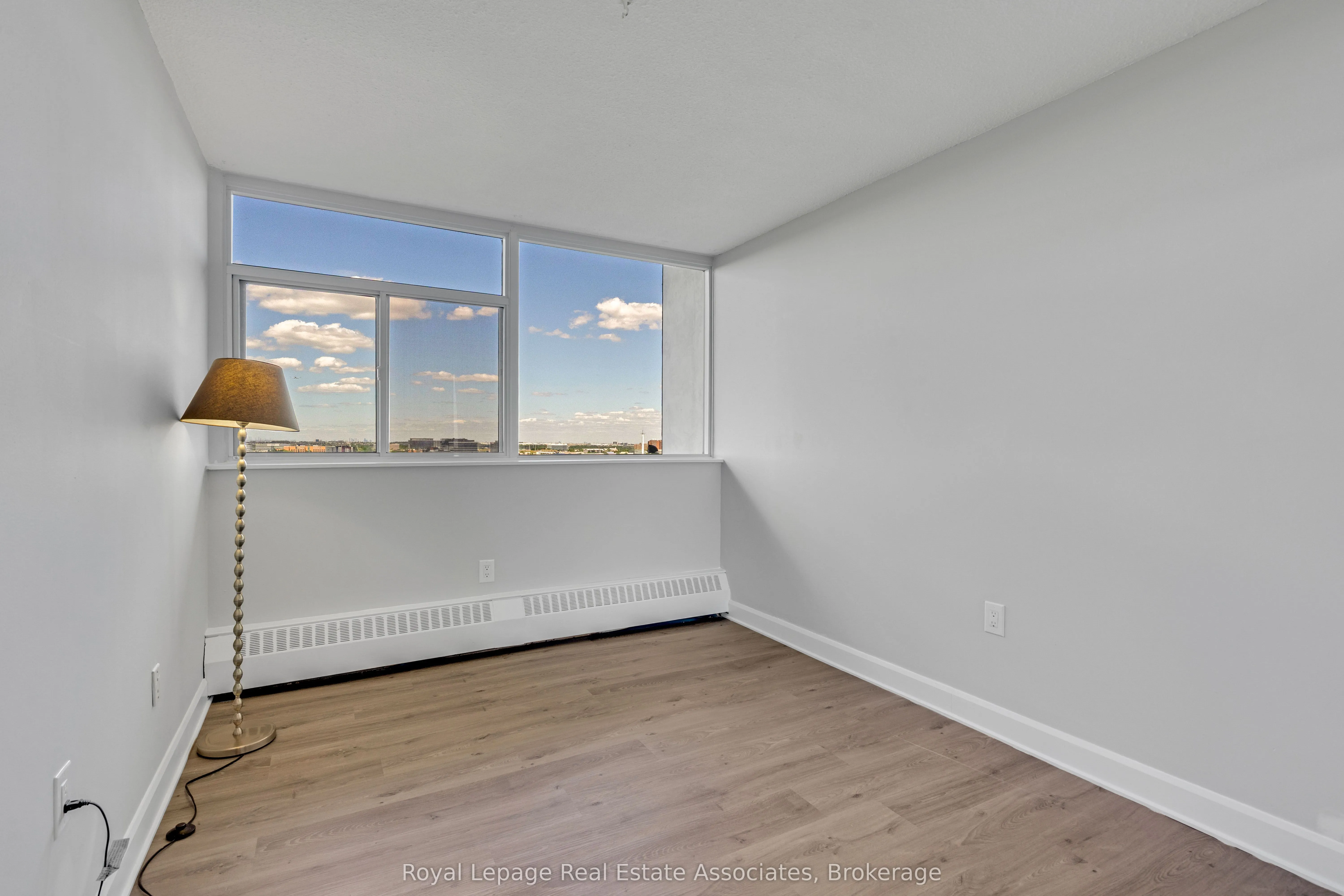 2301 Derry Road W, #1004