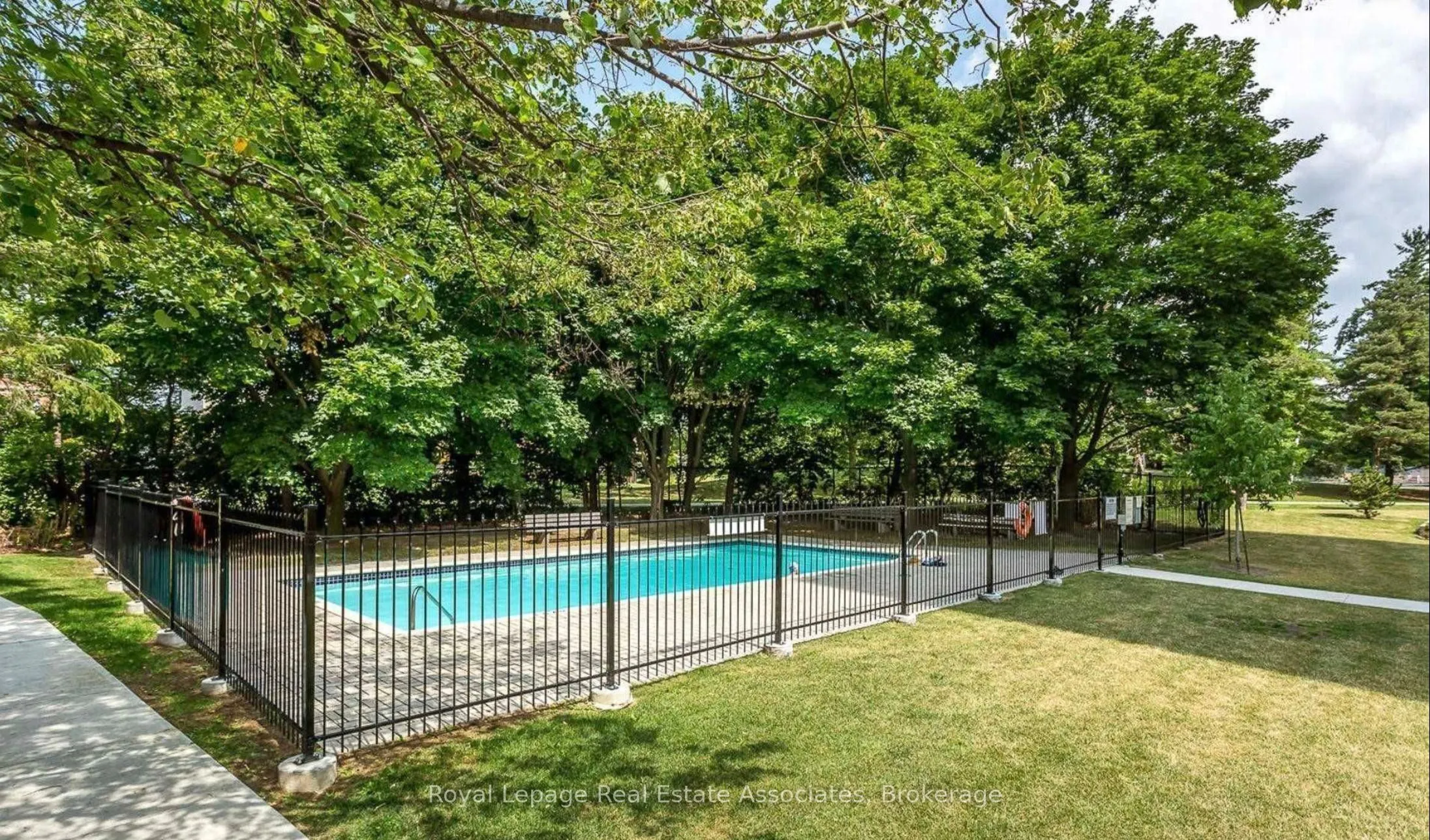 2301 Derry Road W, #1004
