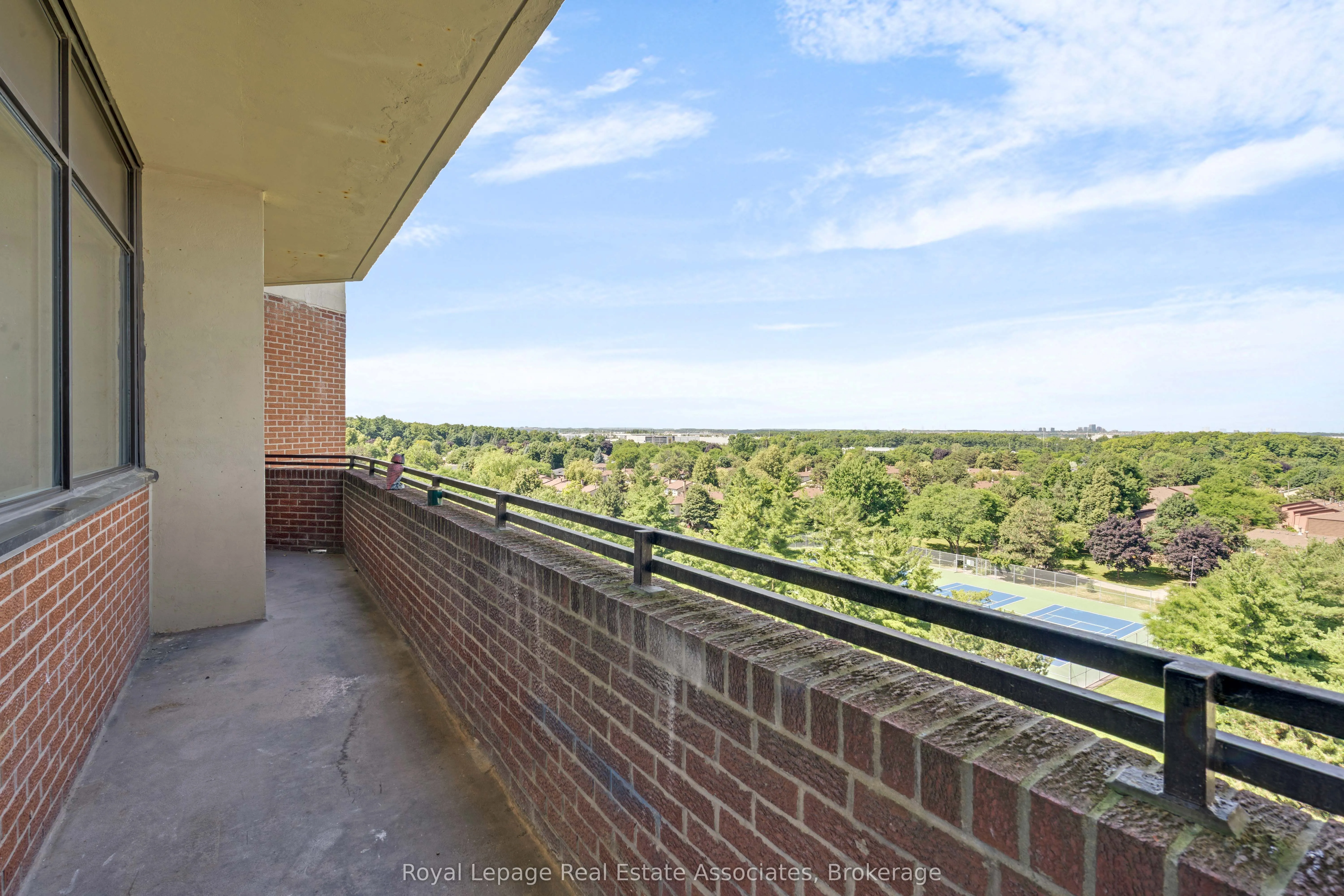 2301 Derry Road W, #1004