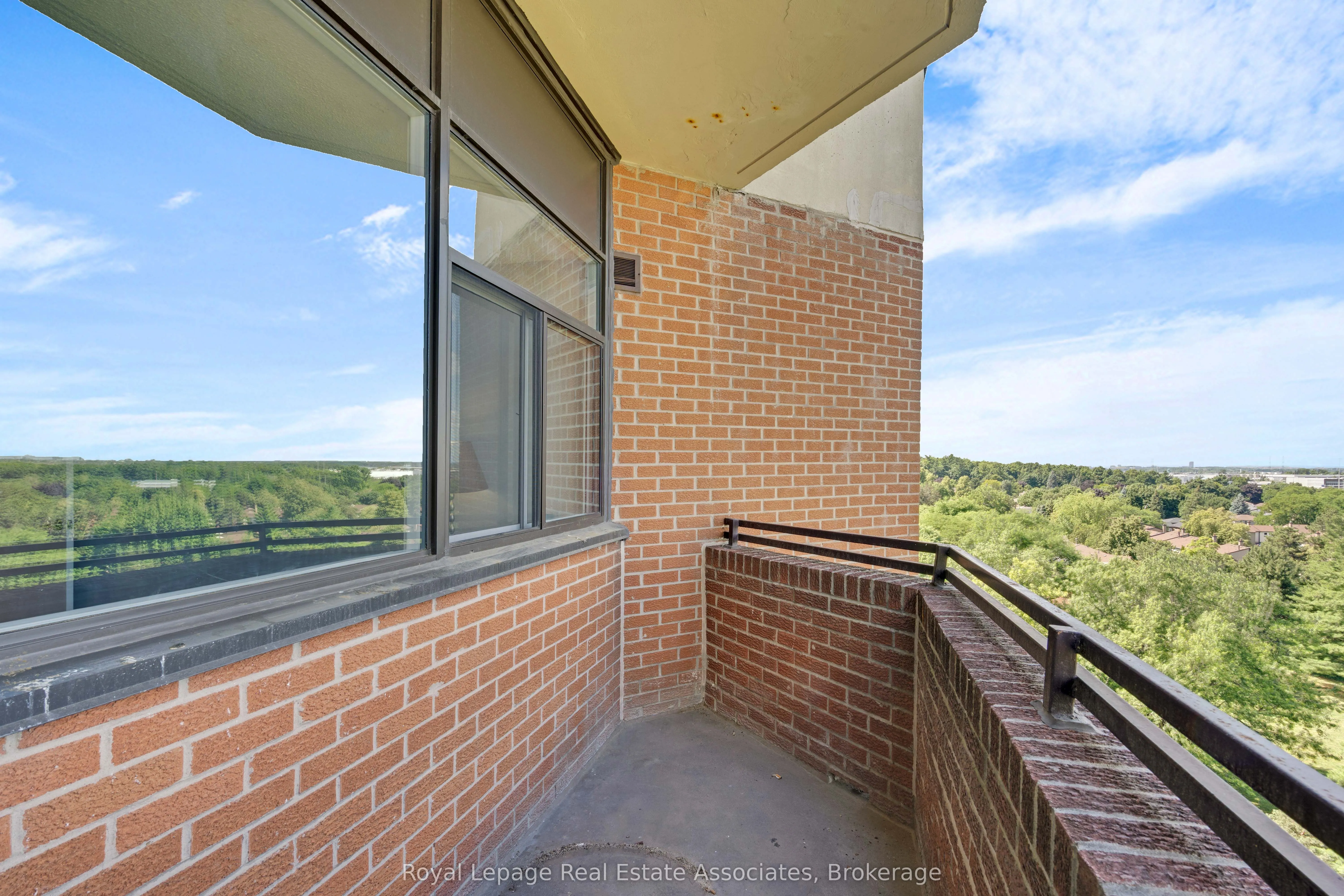 2301 Derry Road W, #1004