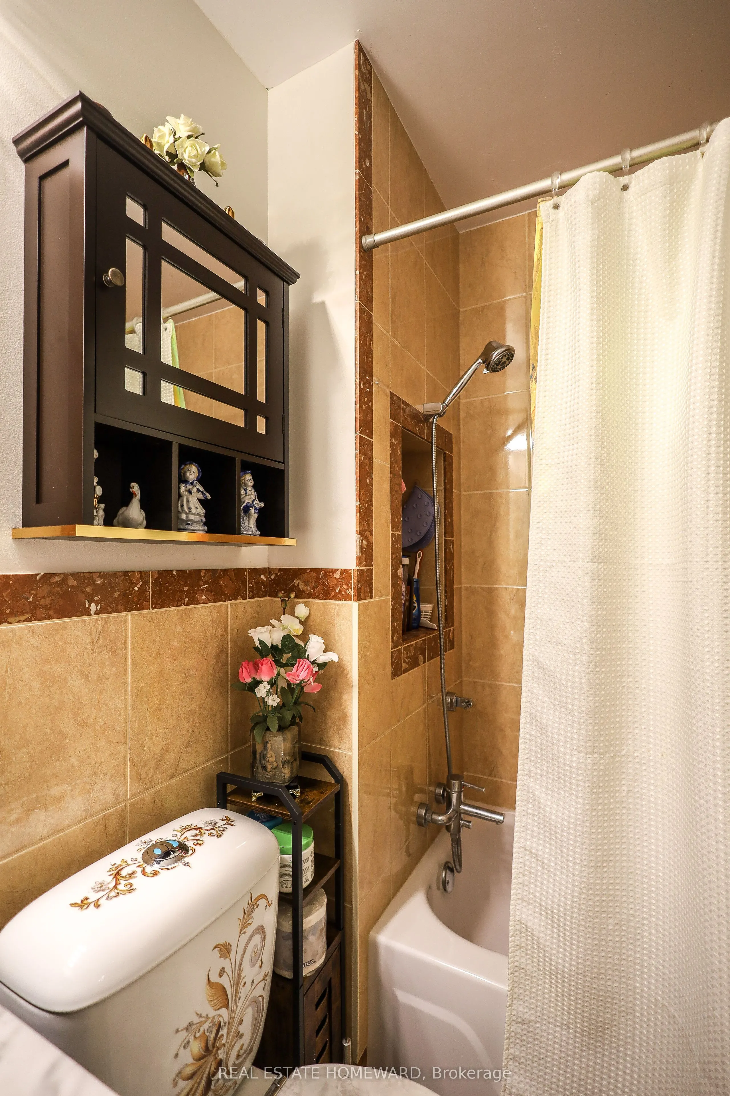 2001 Bonnymede Drive, #5