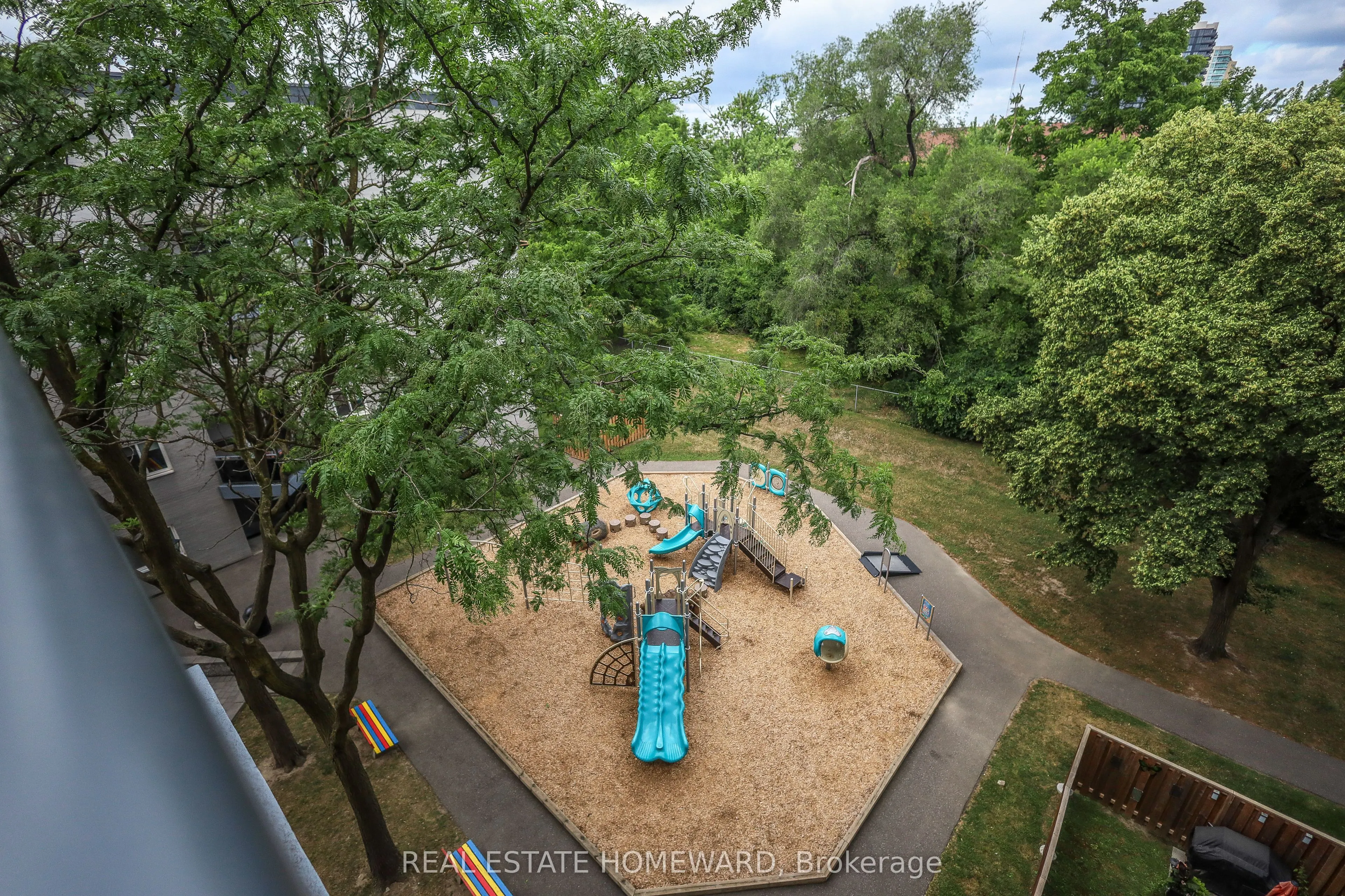 2001 Bonnymede Drive, #5