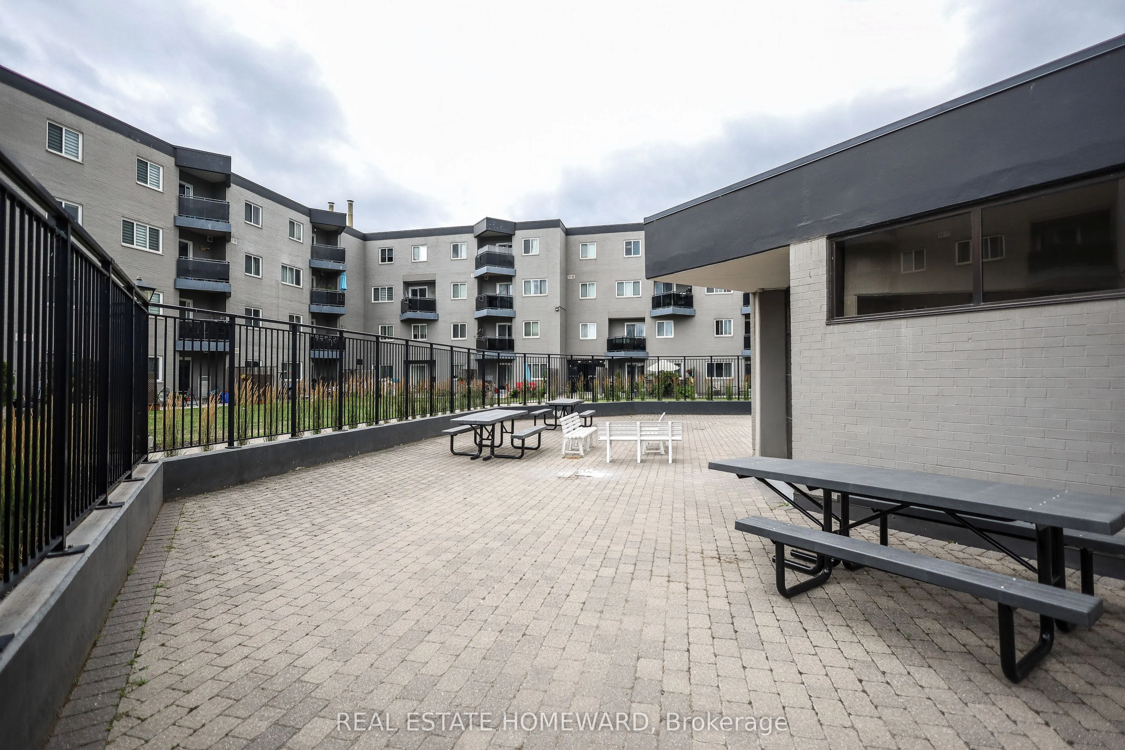 2001 Bonnymede Drive, #5