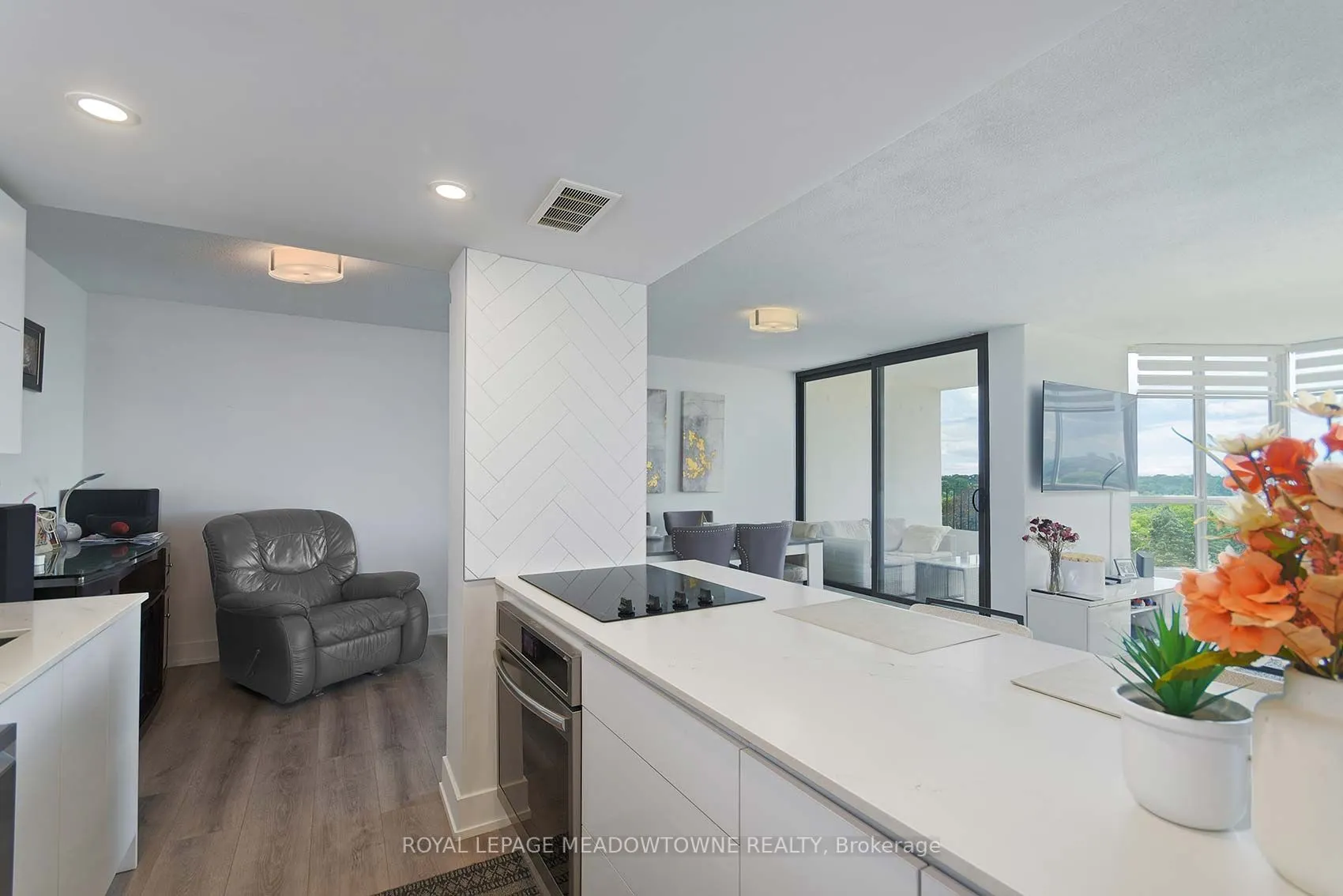 1333 Bloor Street, #805