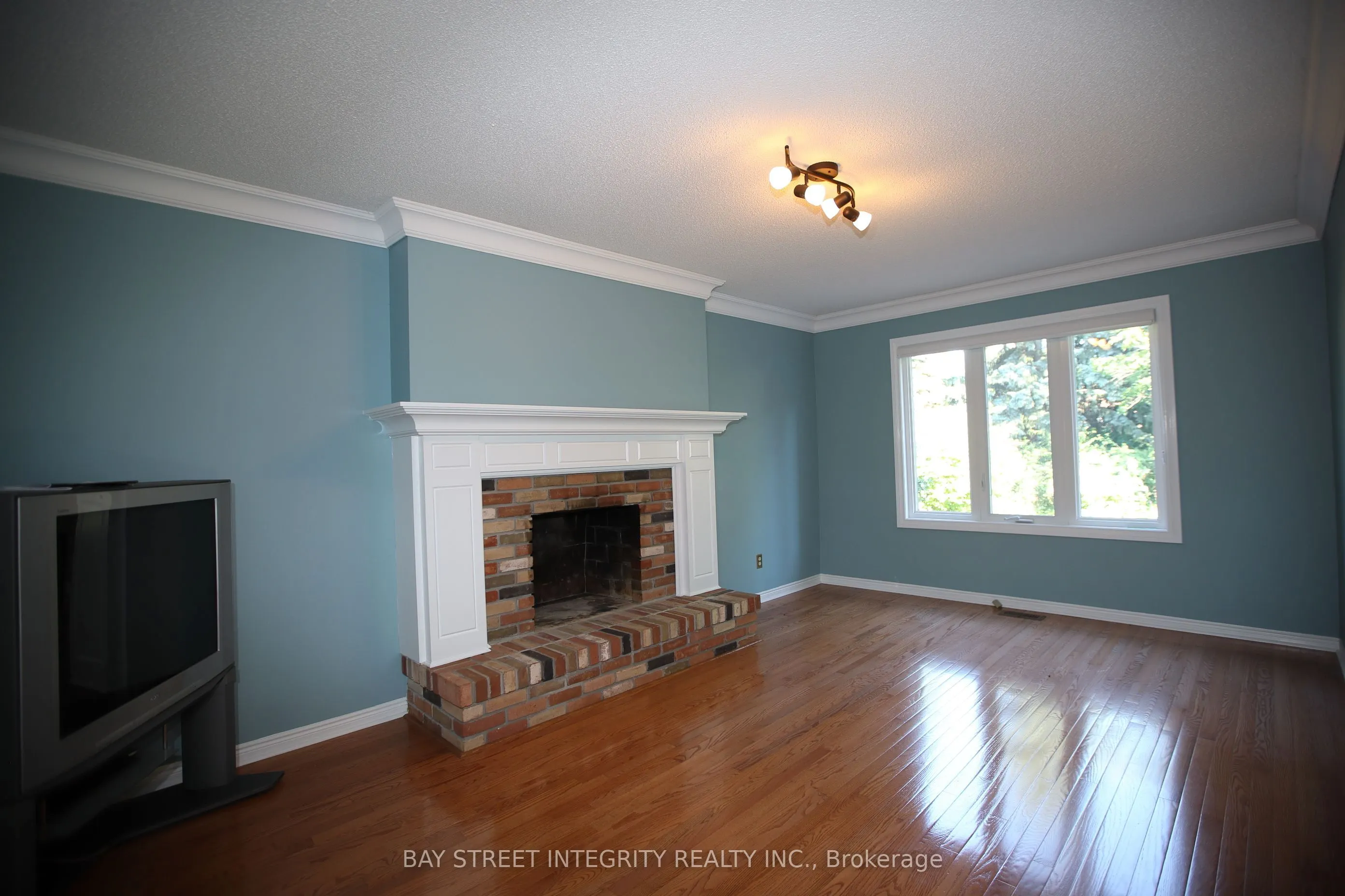 1906 Stoneybrook Court