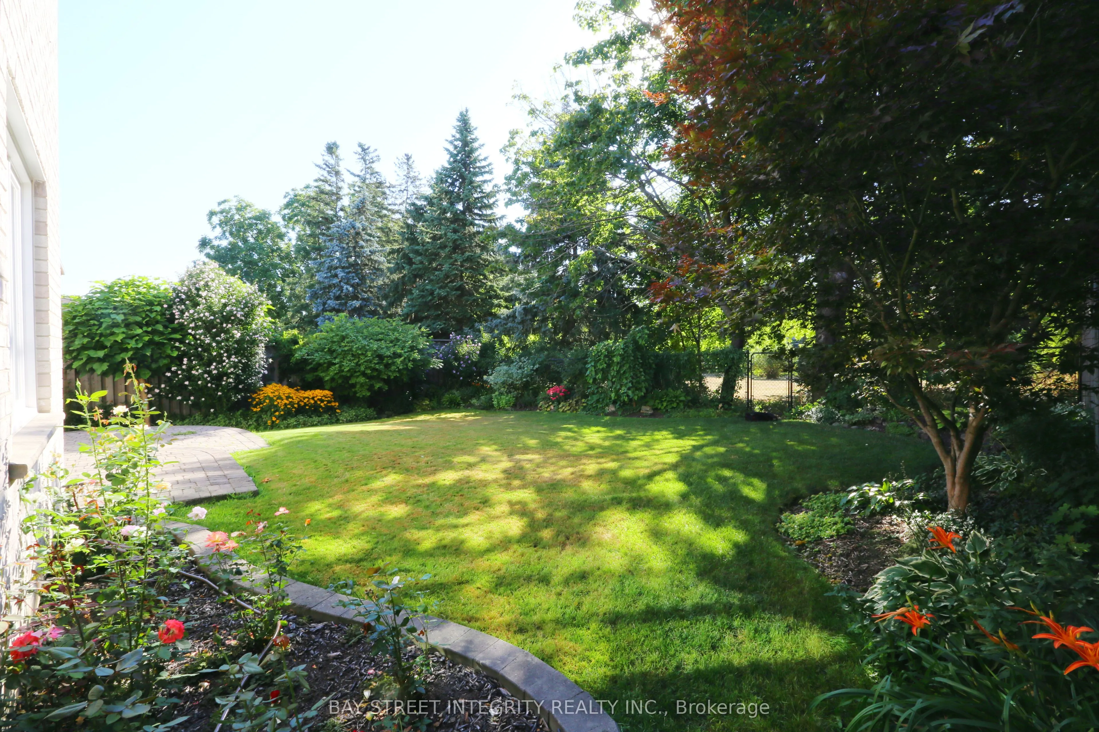 1906 Stoneybrook Court