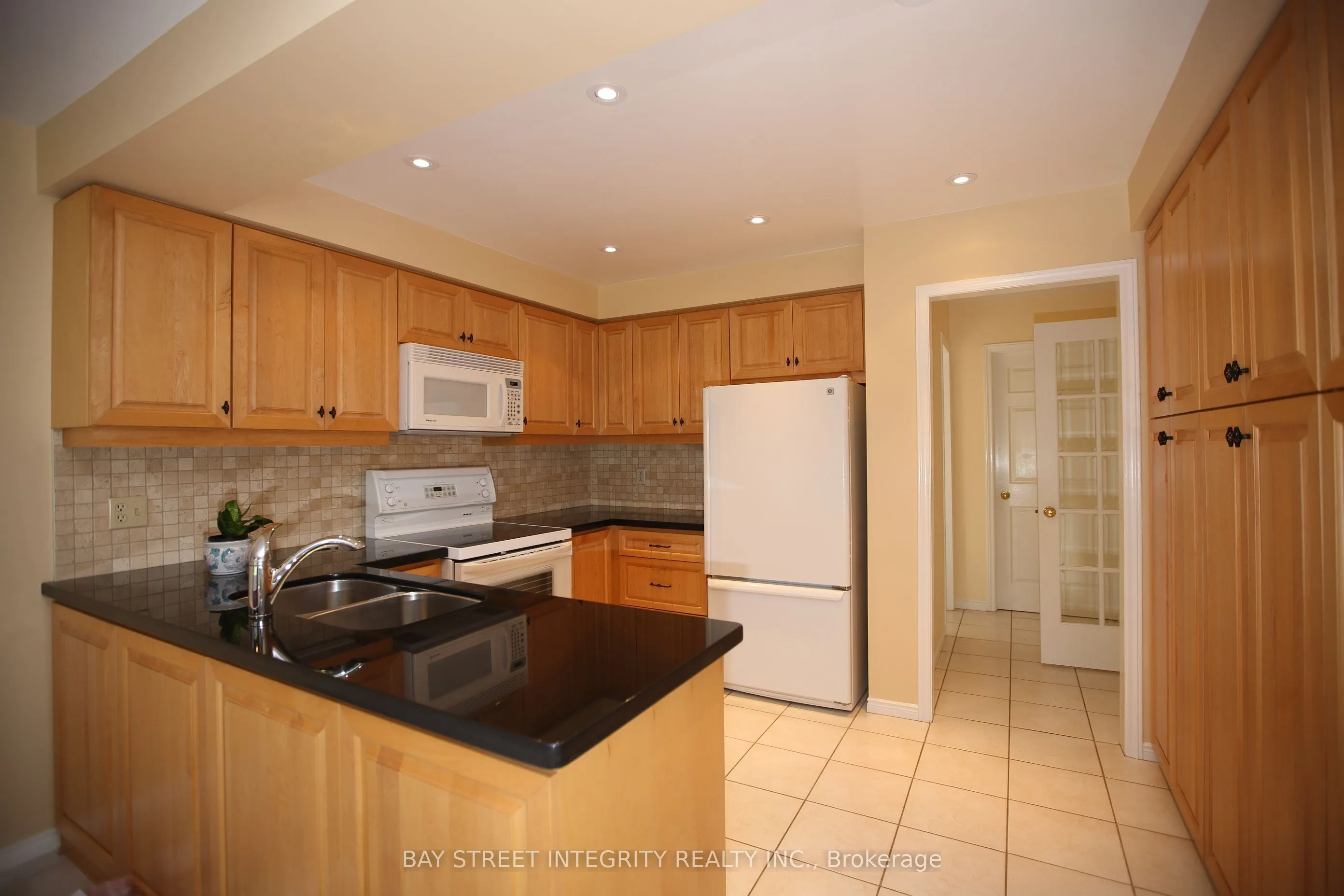 1906 Stoneybrook Court