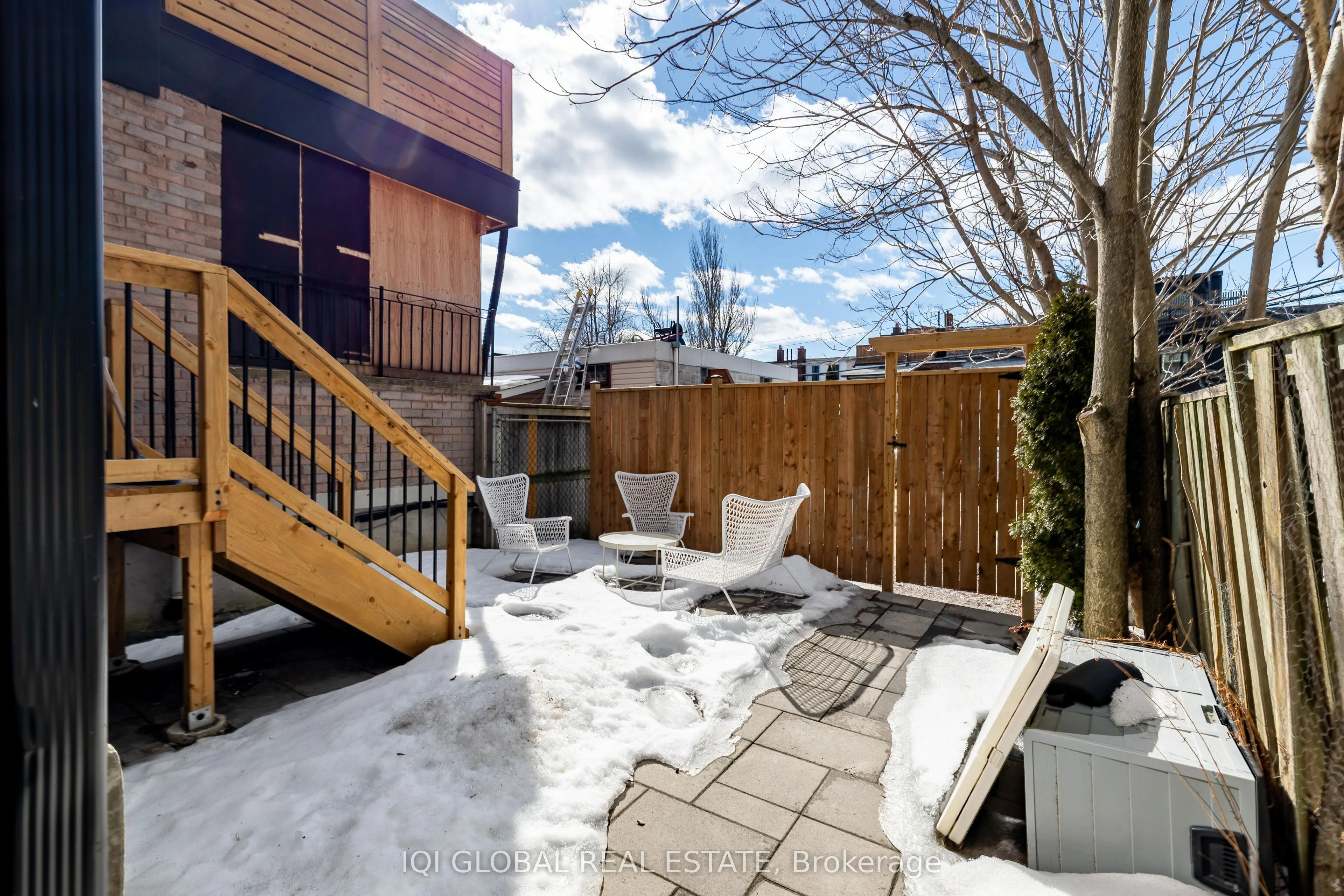 1502 Dufferin Street