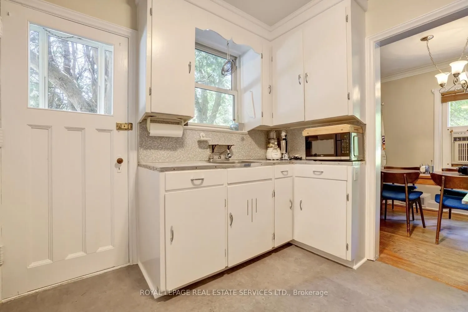 101 South Kingsway