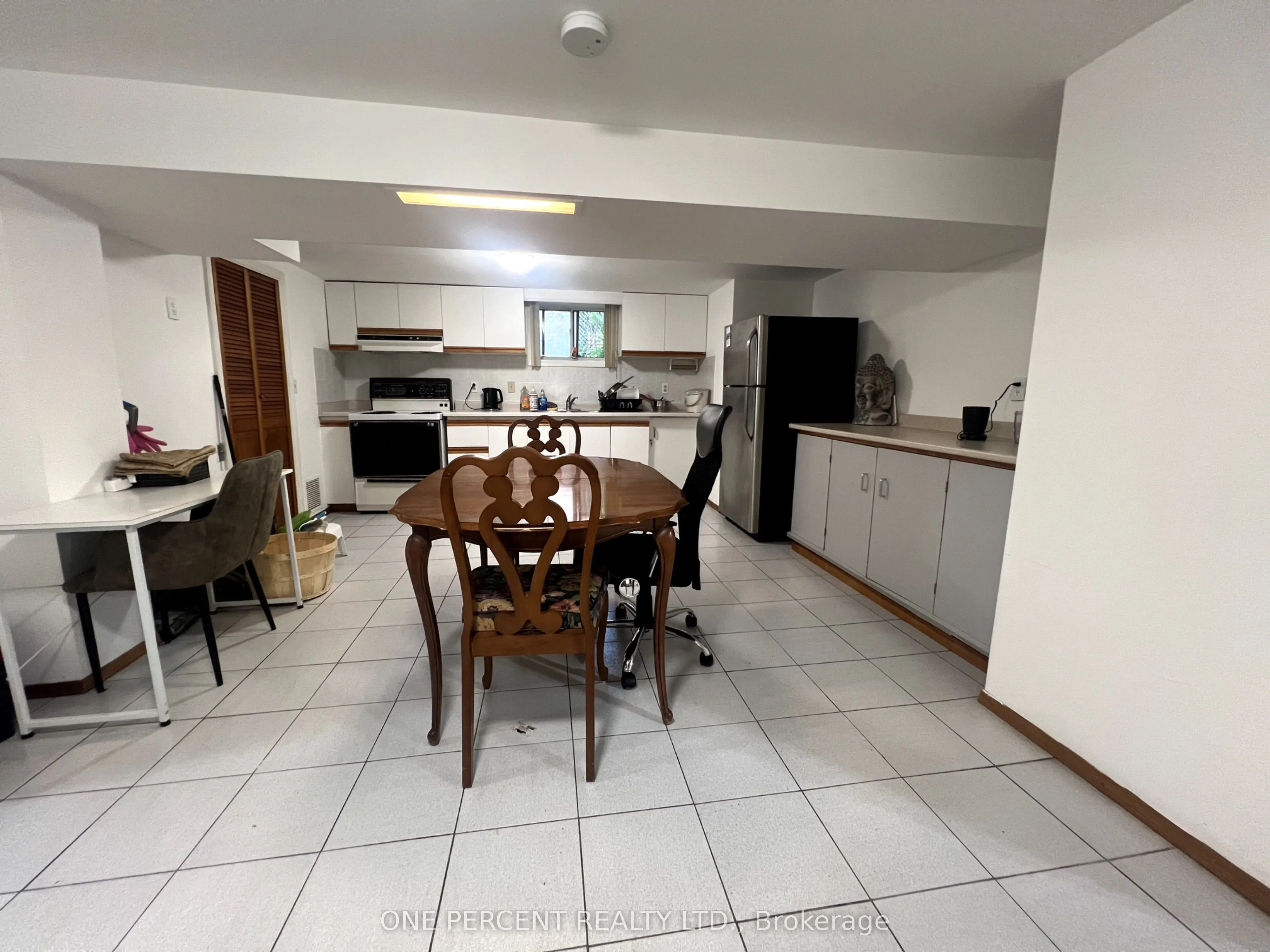 88 Cuffley Crescent N