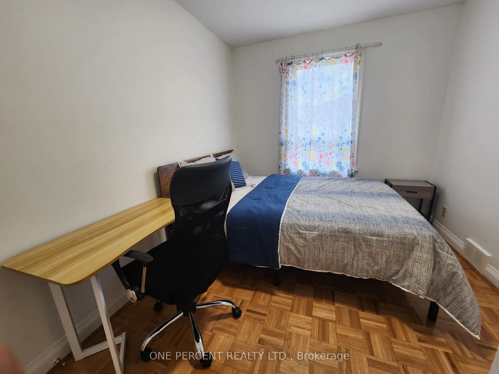 88 Cuffley Crescent N