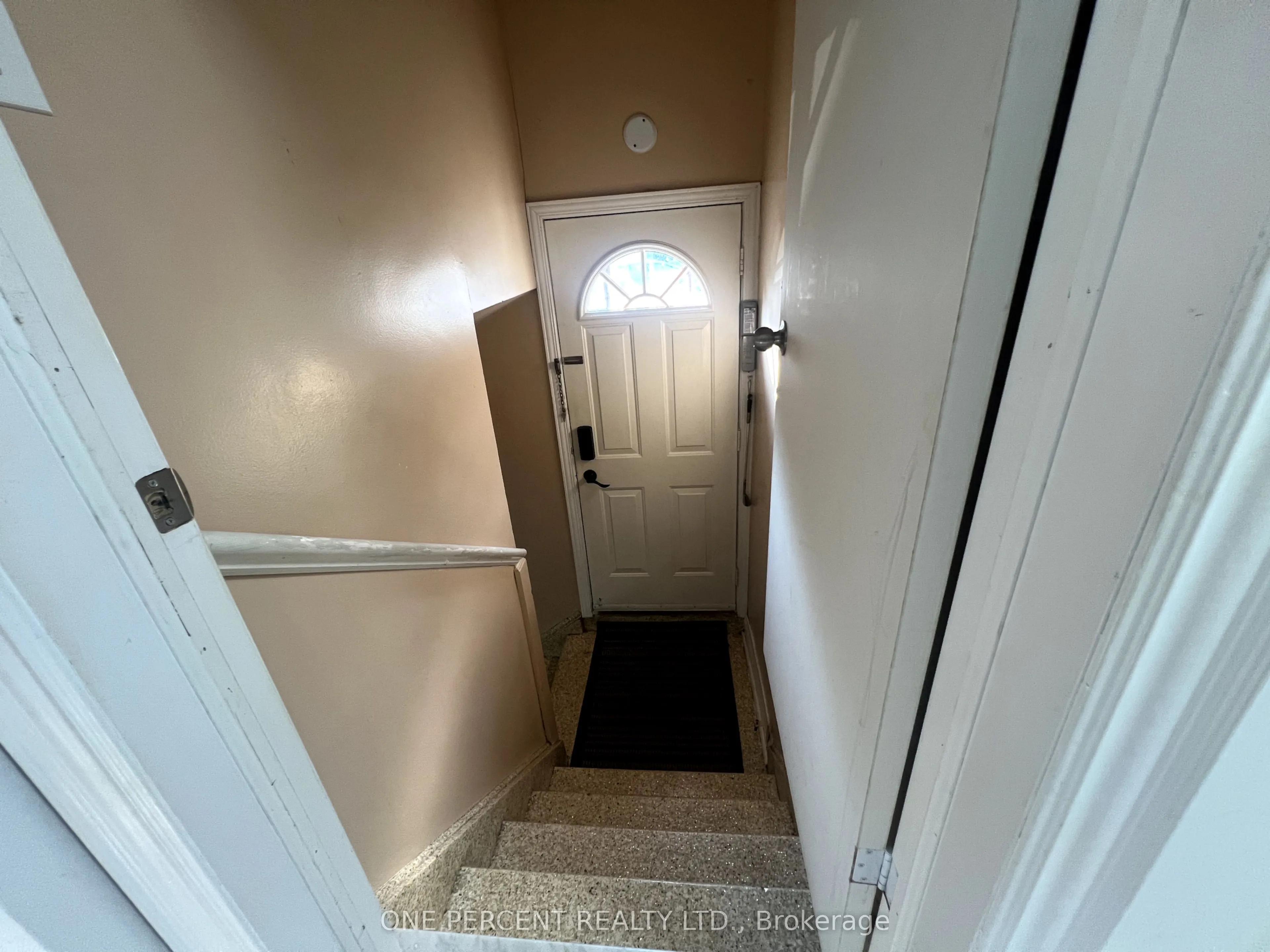 88 Cuffley Crescent N