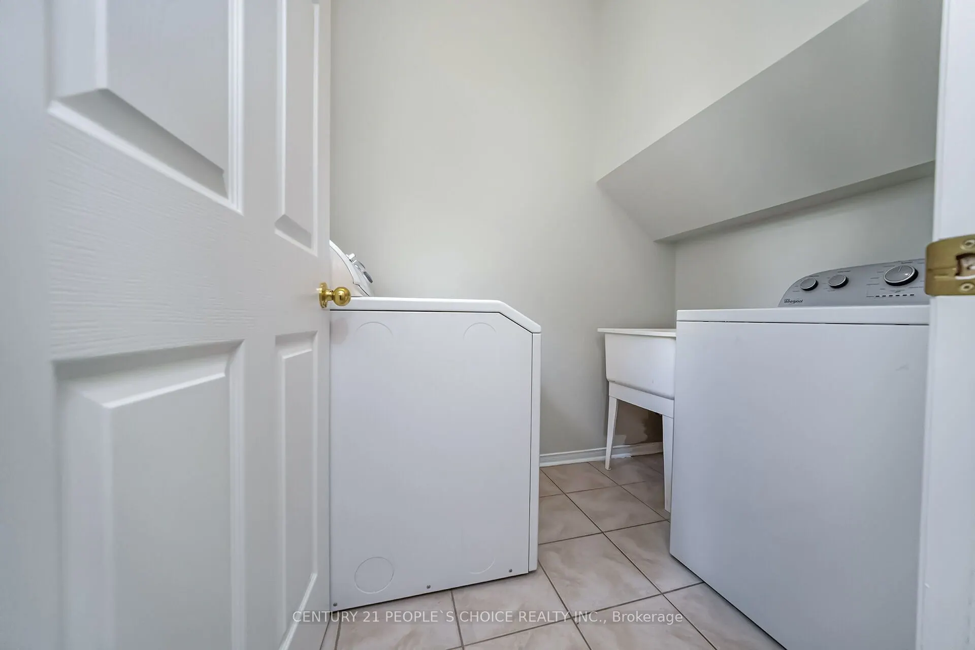 26 Chestermere Crescent
