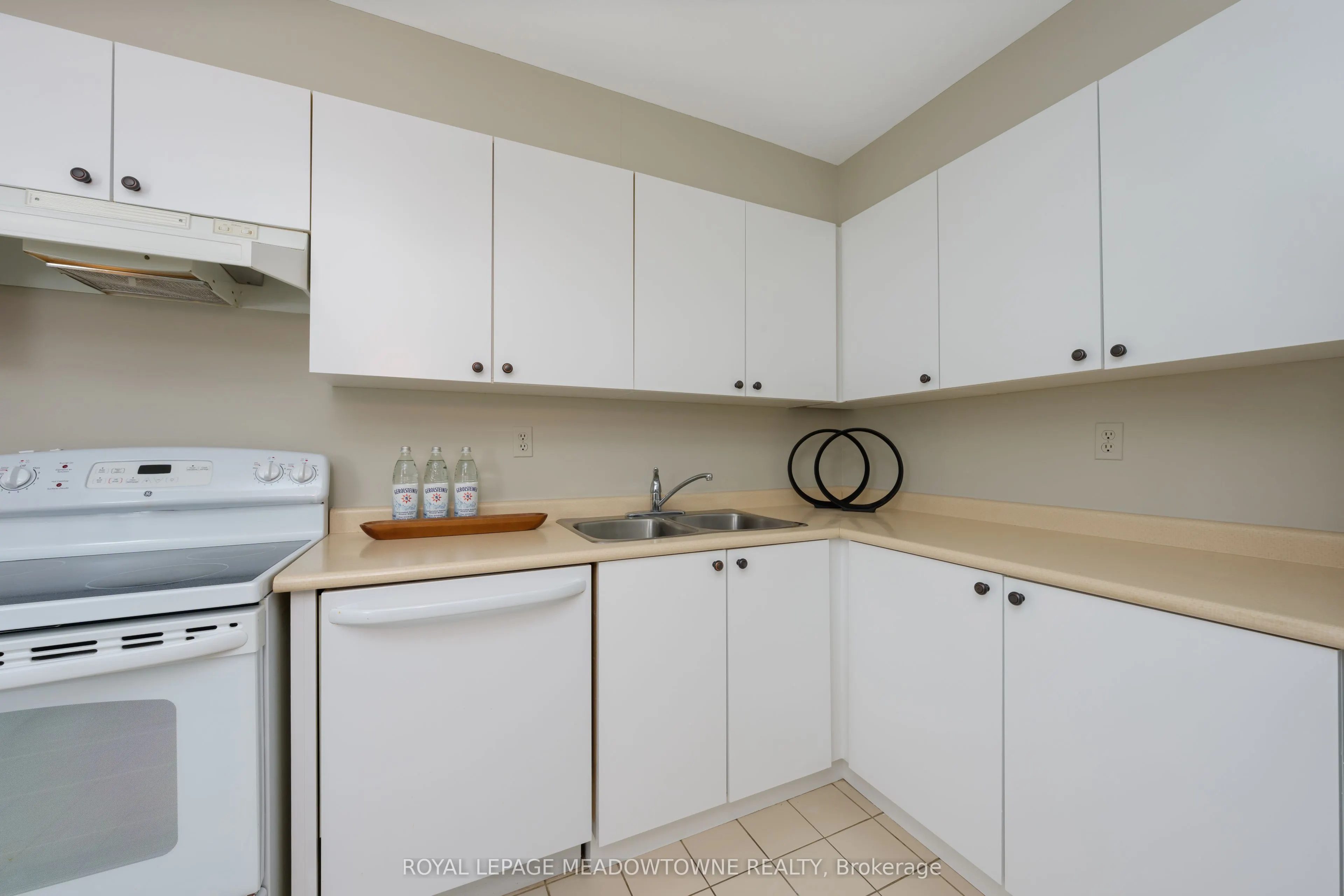 26 Hall Road, #302