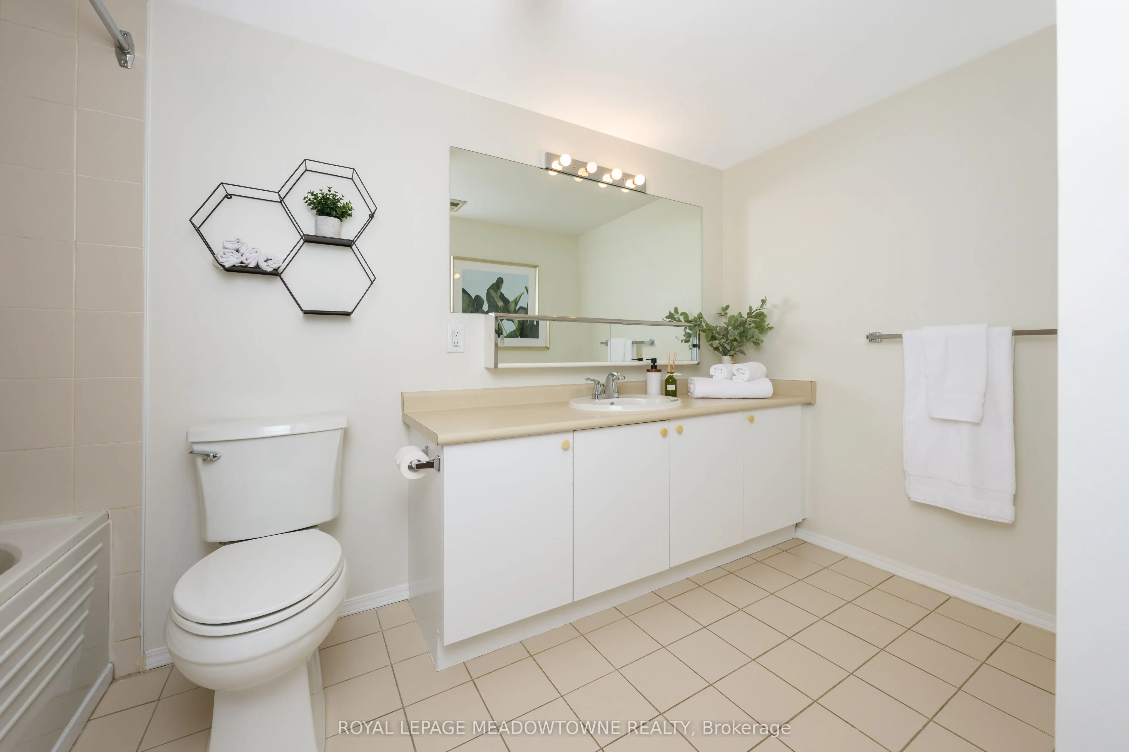 26 Hall Road, #302