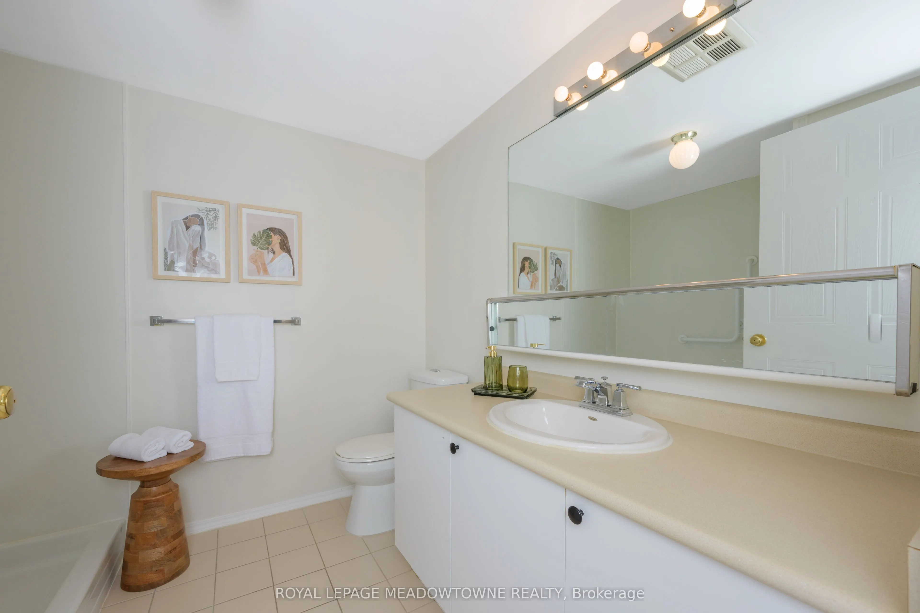 26 Hall Road, #302