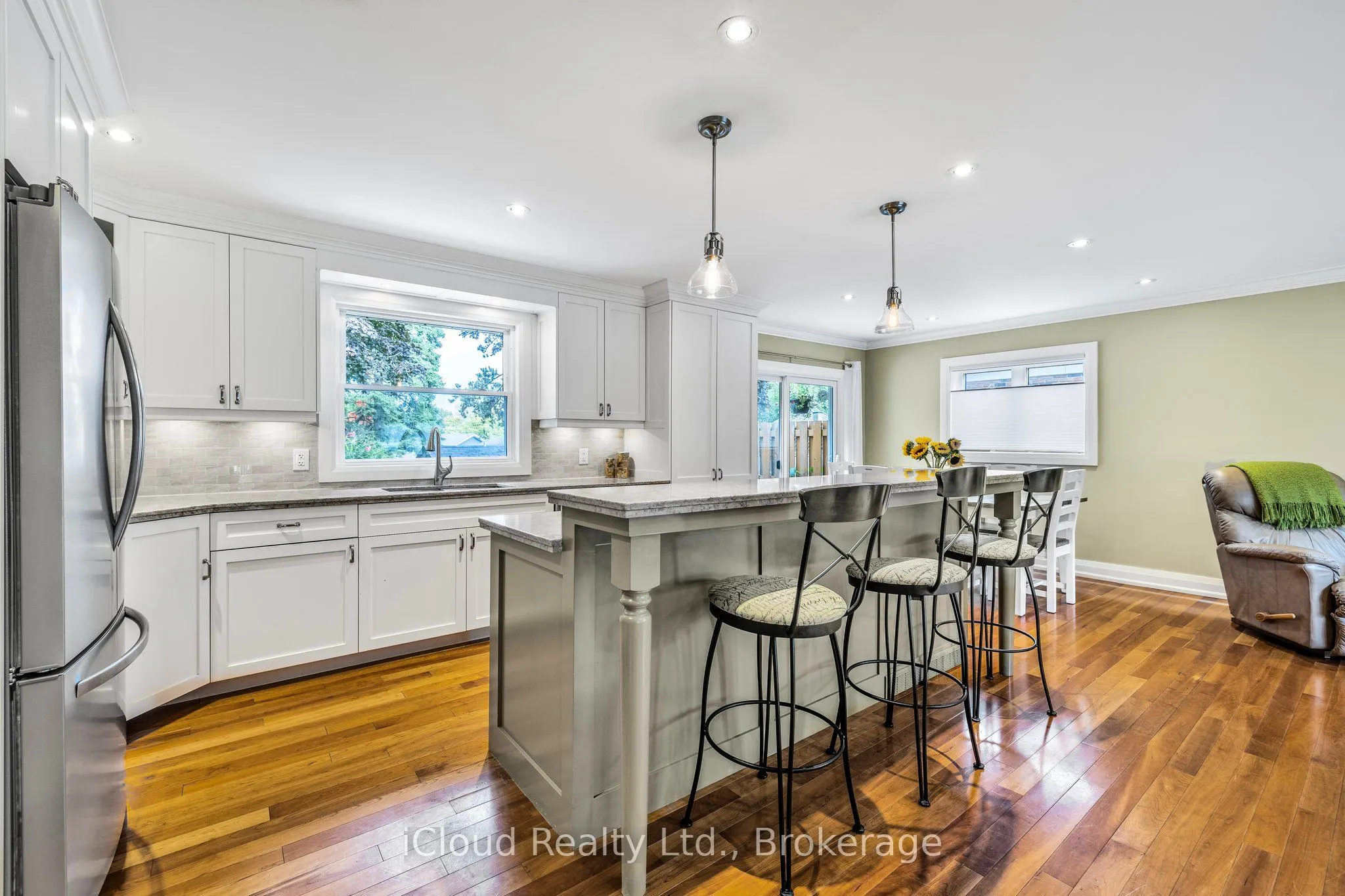 8 Glenforest Street