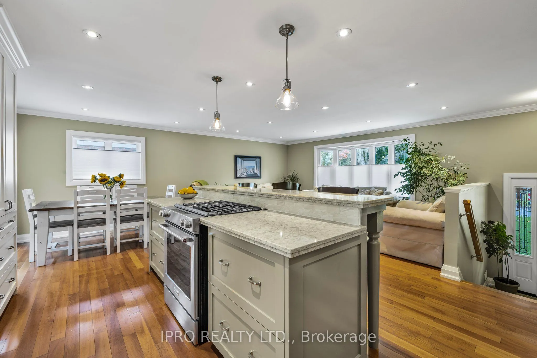 8 Glenforest Street