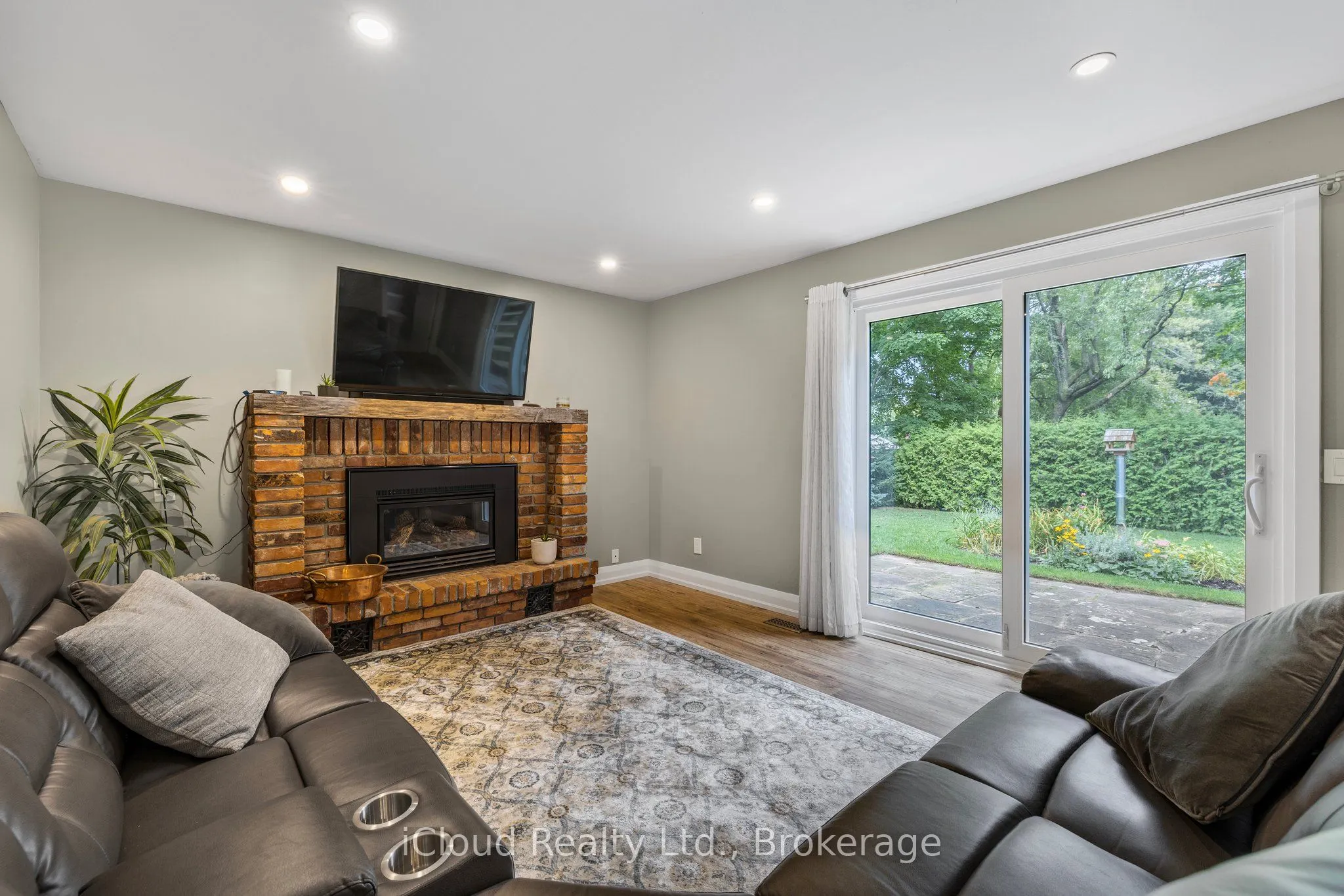 8 Glenforest Street