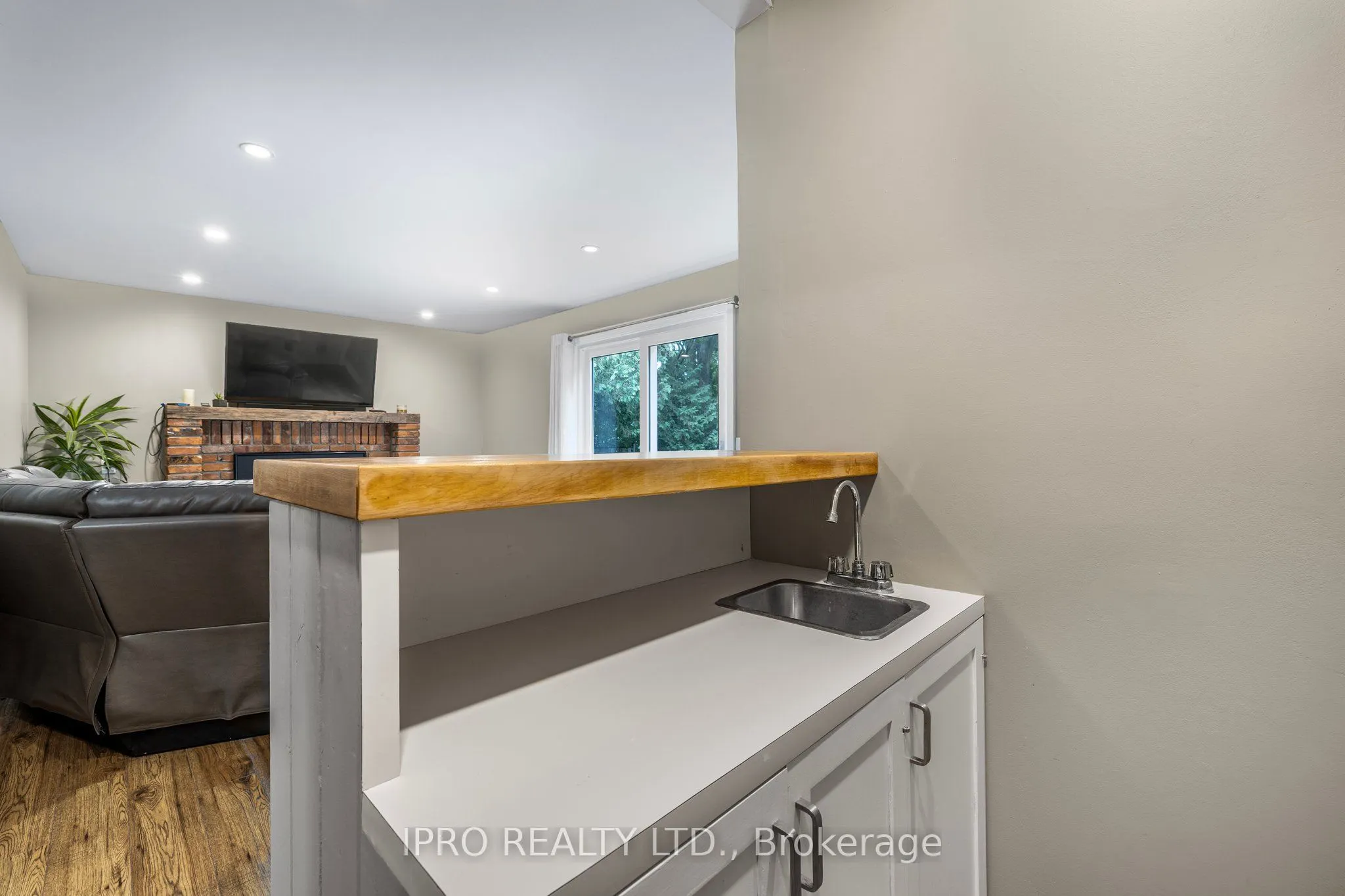 8 Glenforest Street