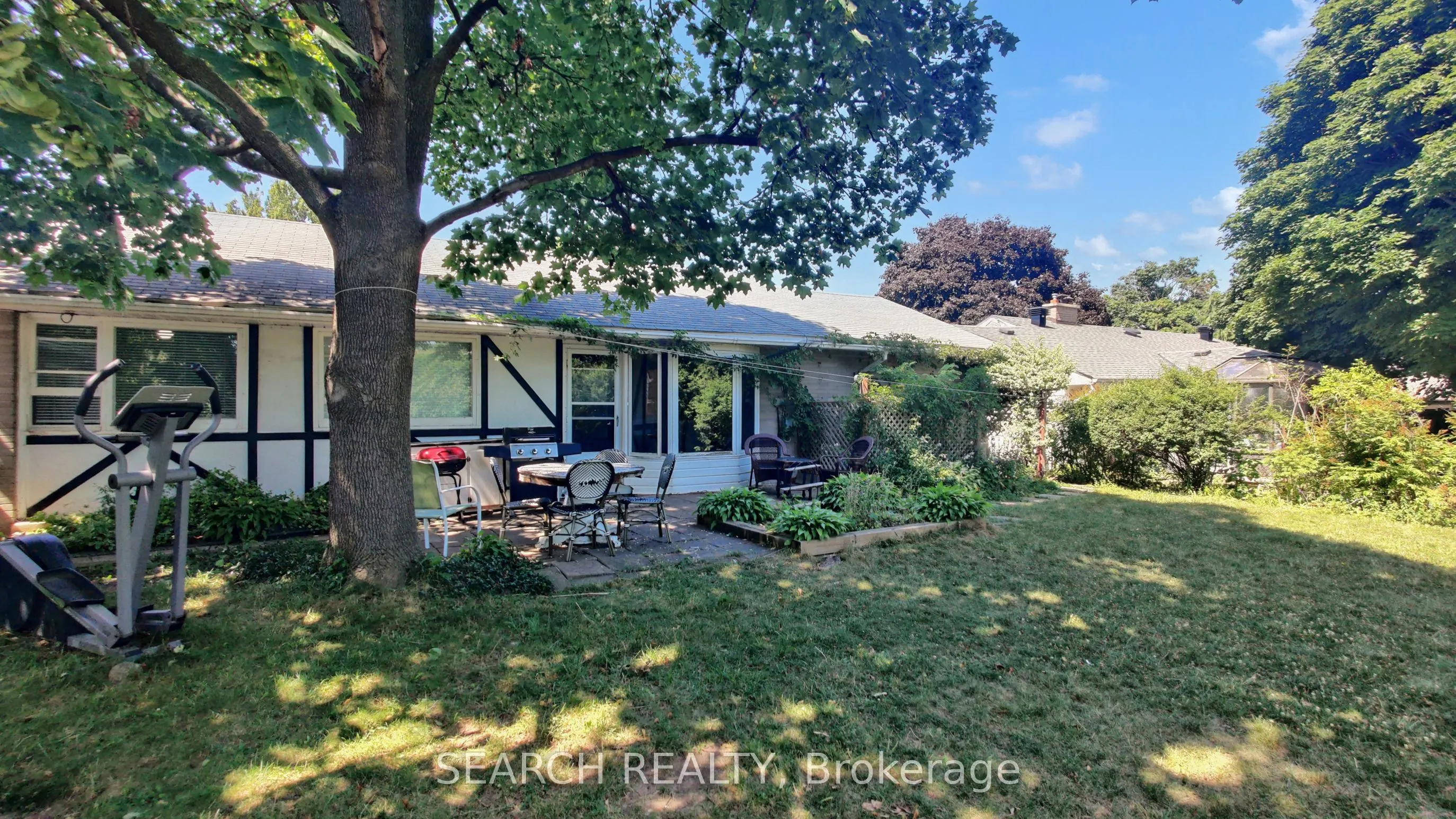 6 De Jong Drive
