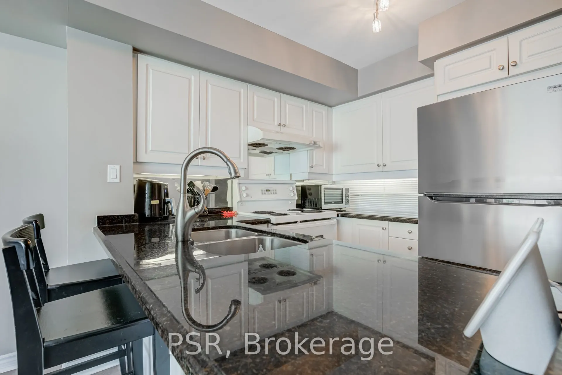 2111 Lake Shore Boulevard W, #507