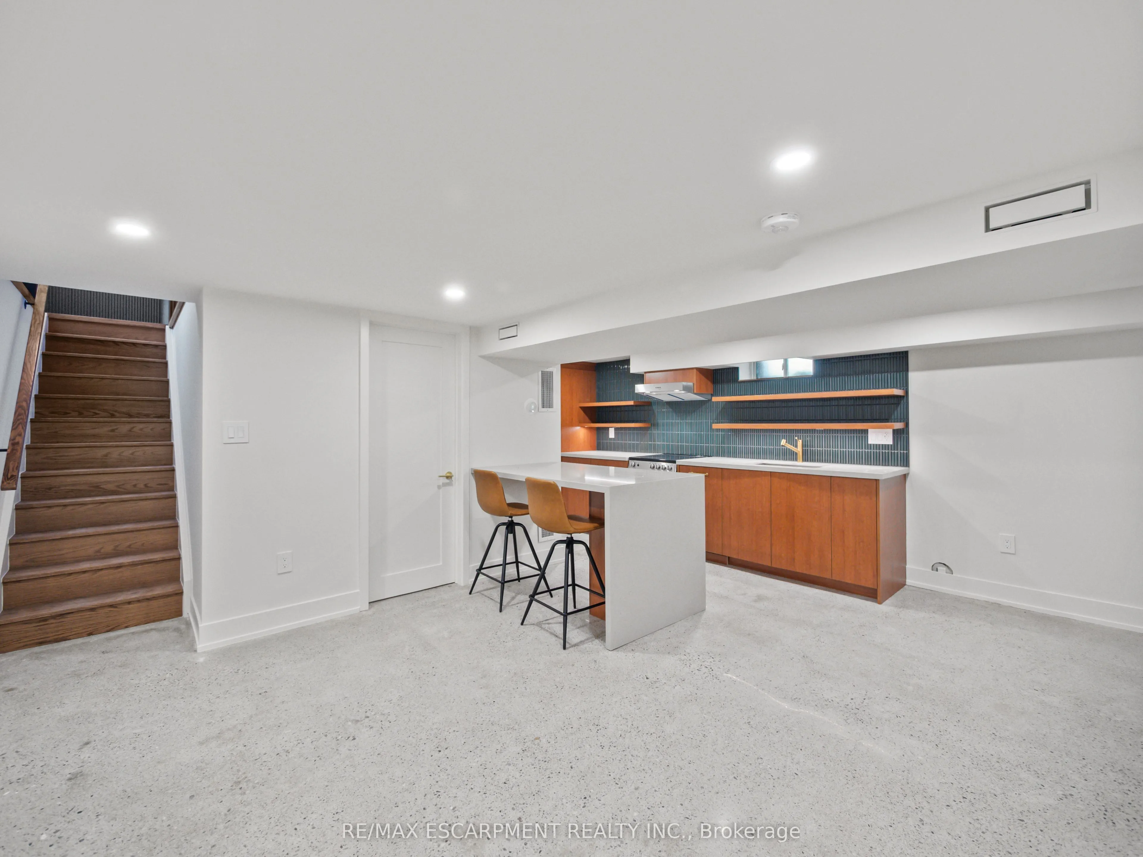 46 O'hara Avenue, #4